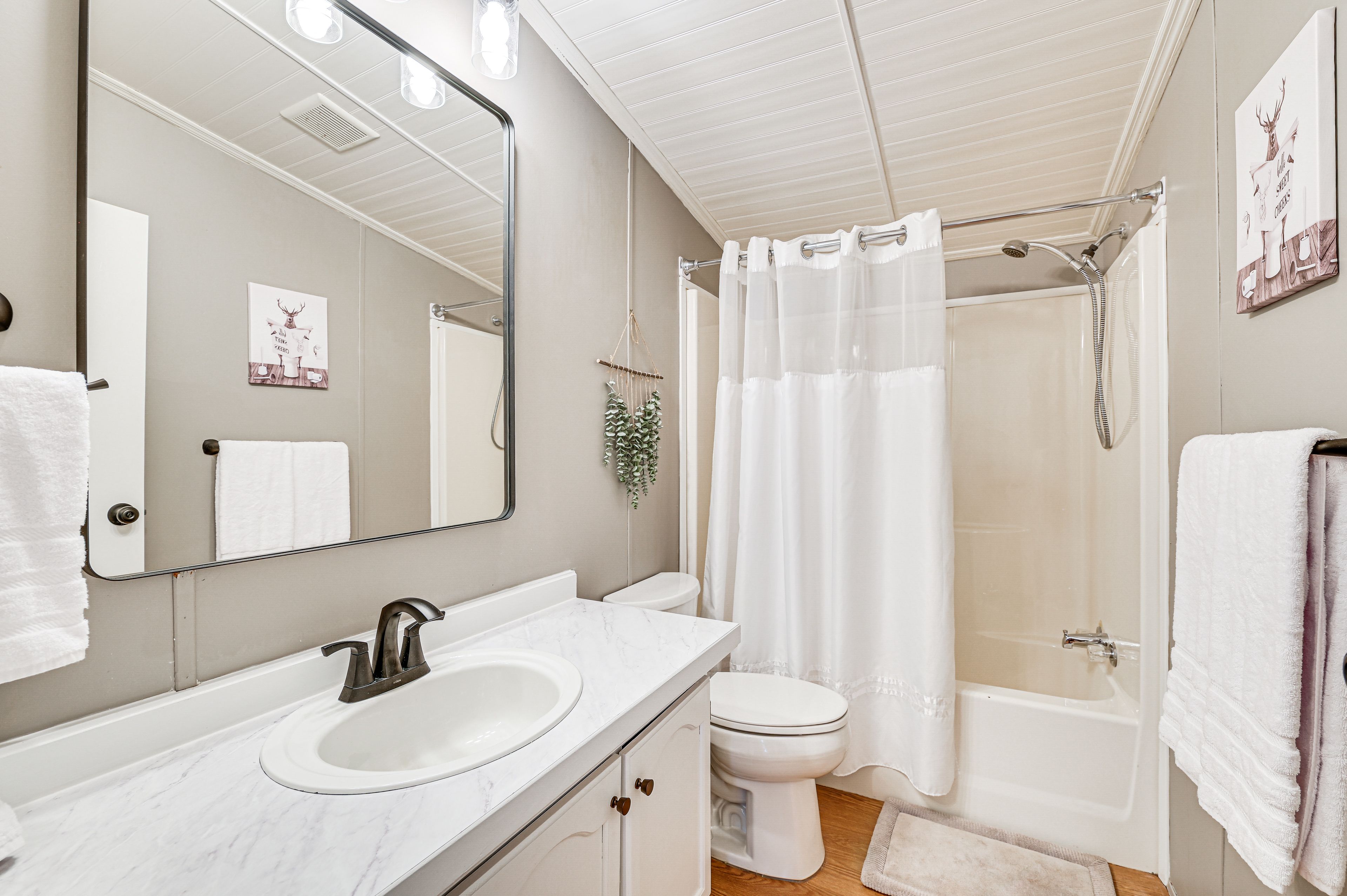 Full Bathroom