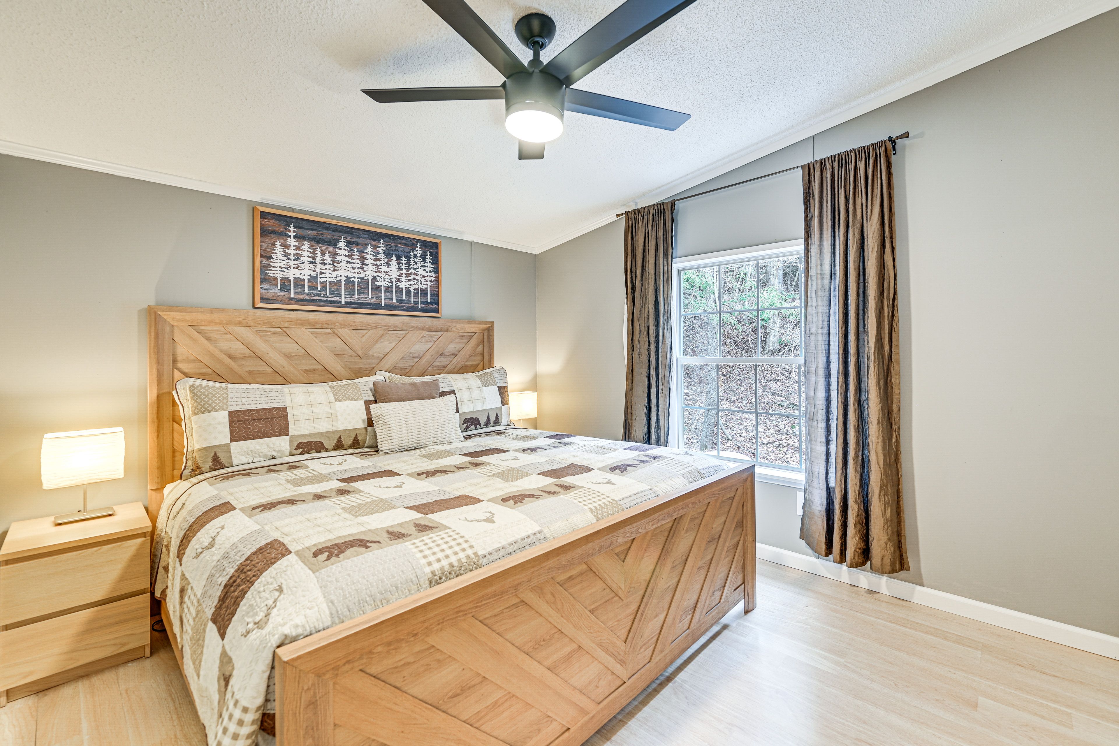 Bedroom 2 | King Bed | Smart TV