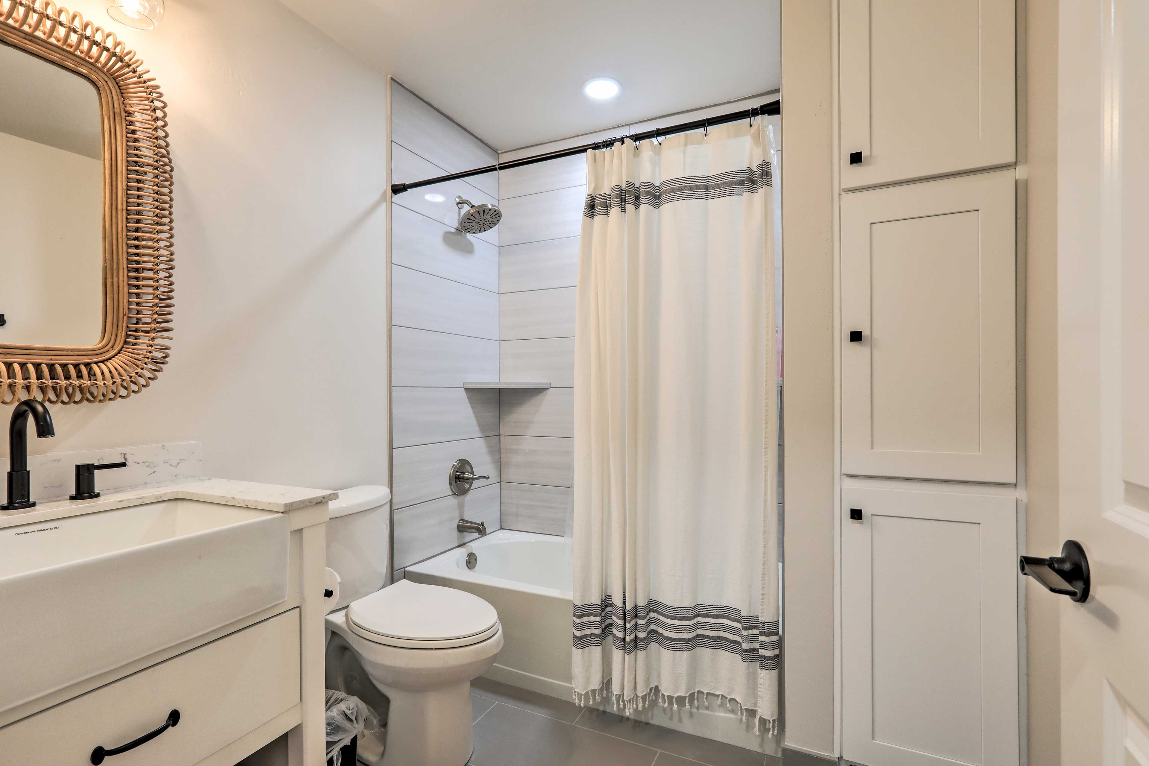 Full Bathroom | Main Level | Hair Dryer