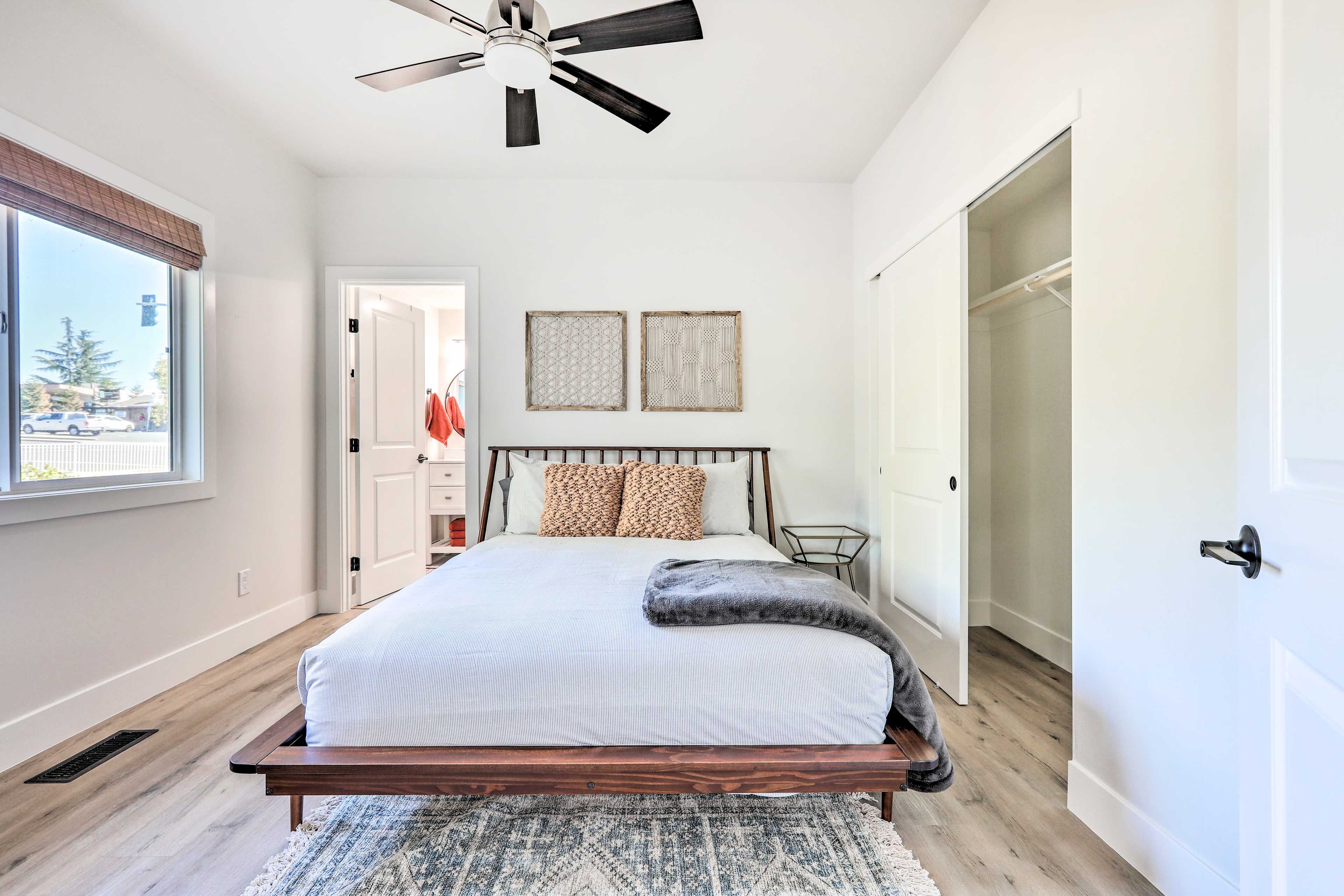Bedroom 1 | Main Level | Queen Bed | Linens Provided