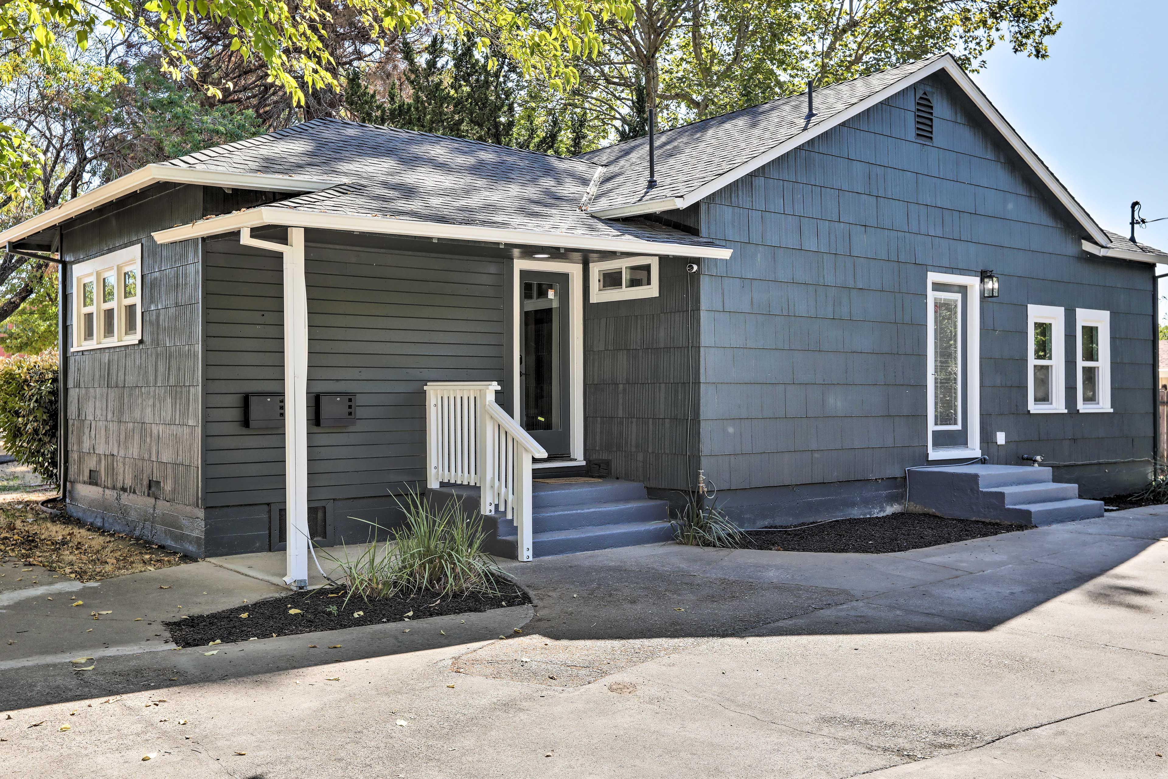 Home Exterior | 4 Exterior Security Cameras (Facing Out)