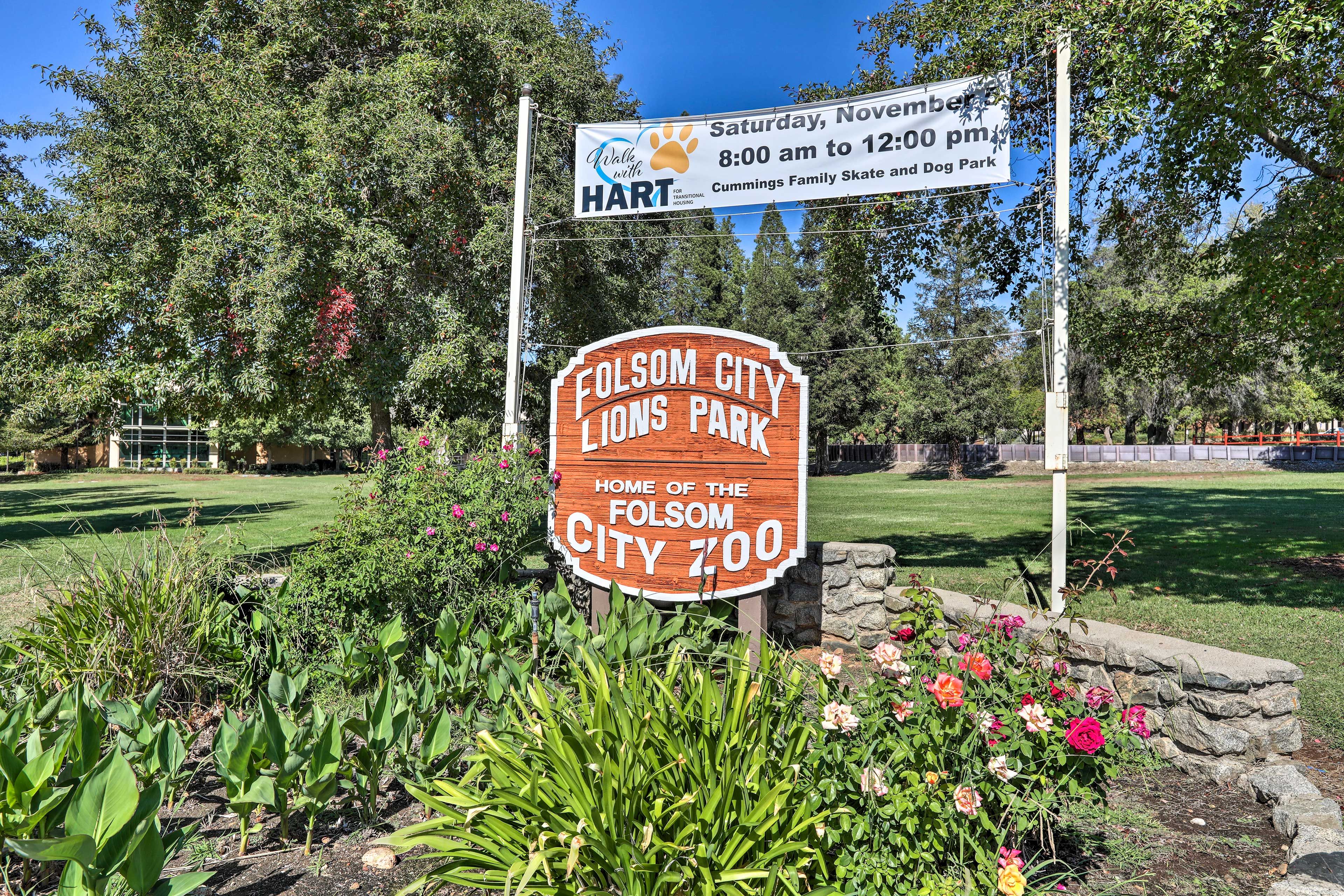 Walk to Park + Zoo