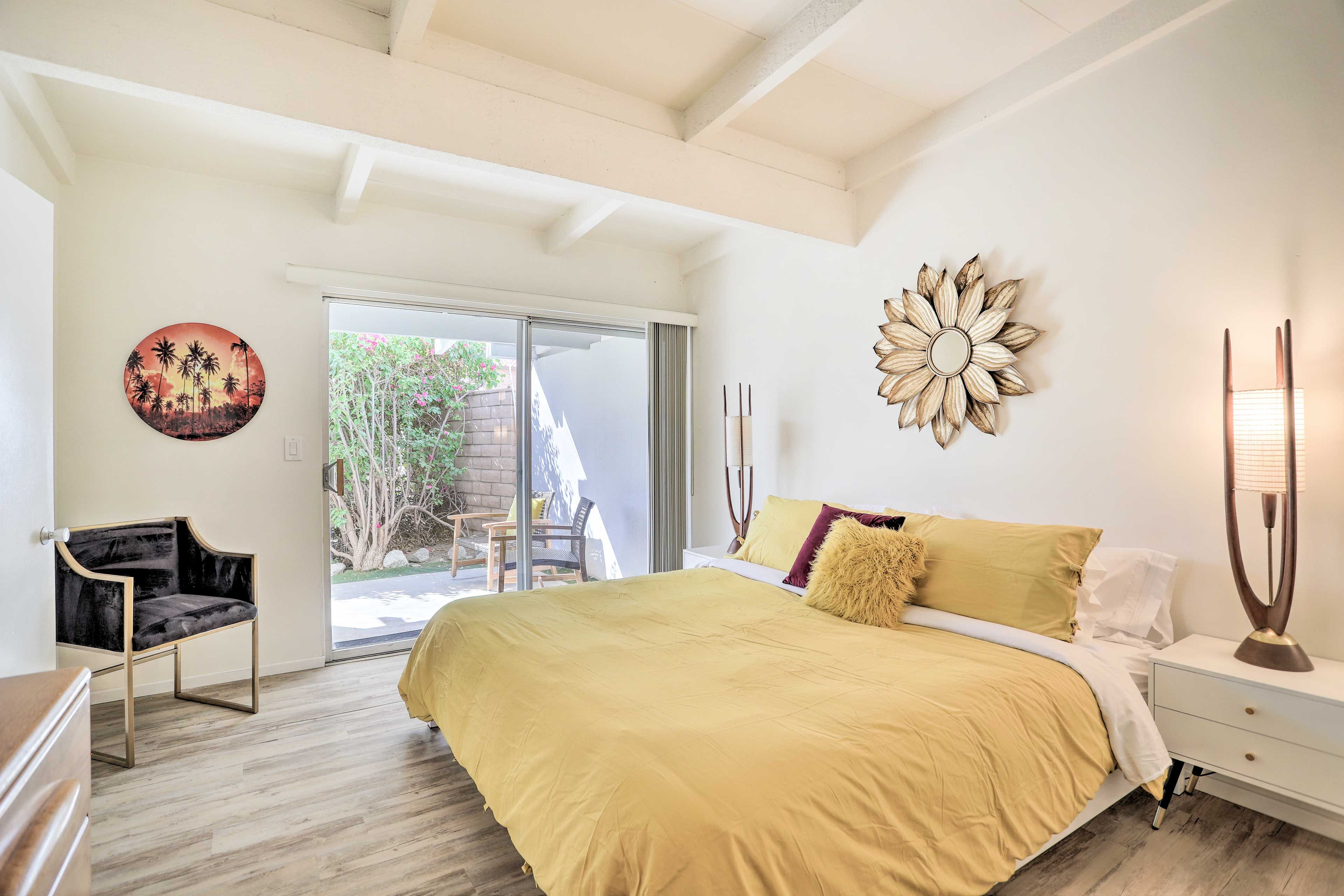 Bedroom 1 | King Bed | Smart TV