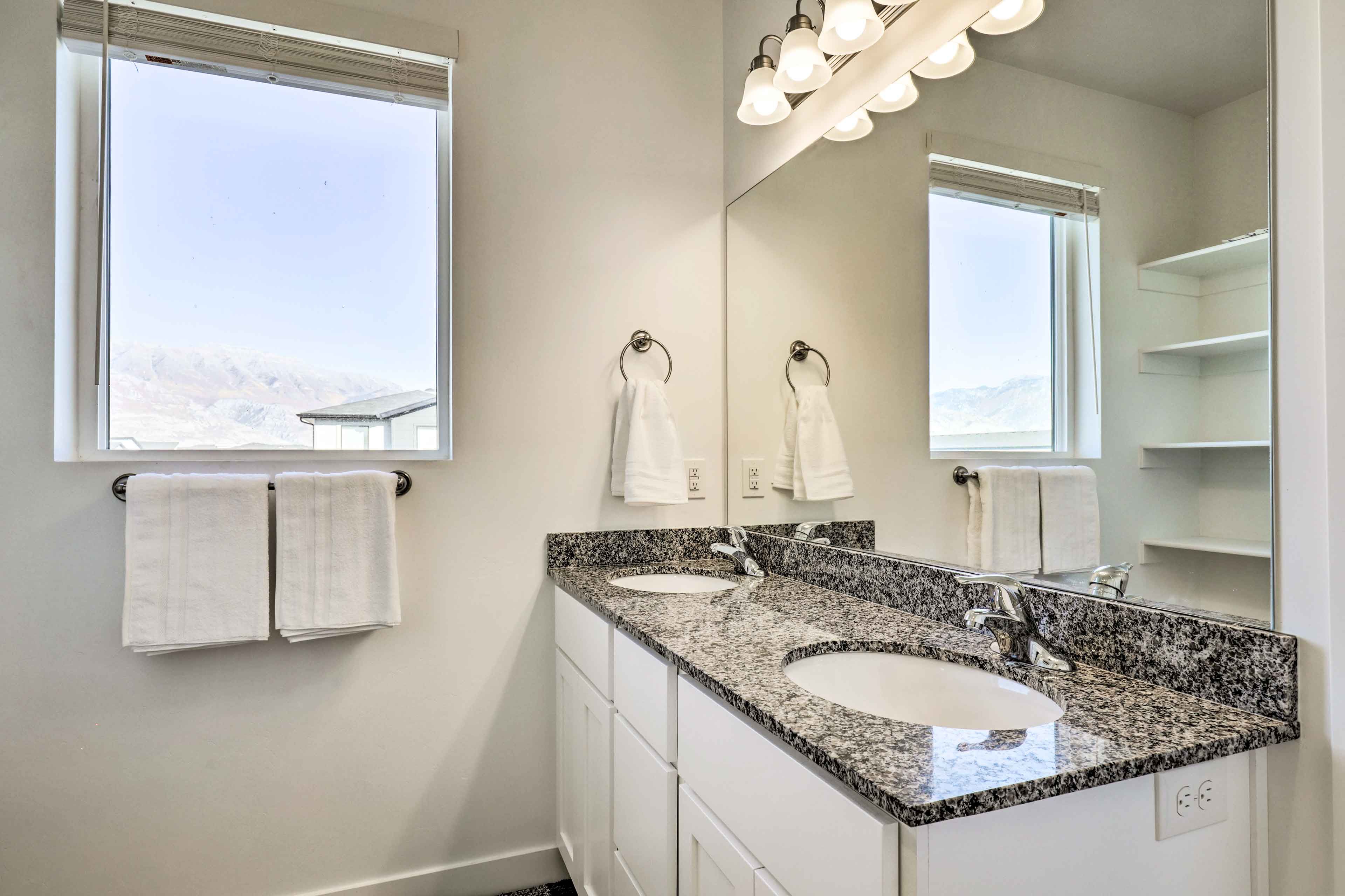 En-Suite Bathroom | Towels Provided