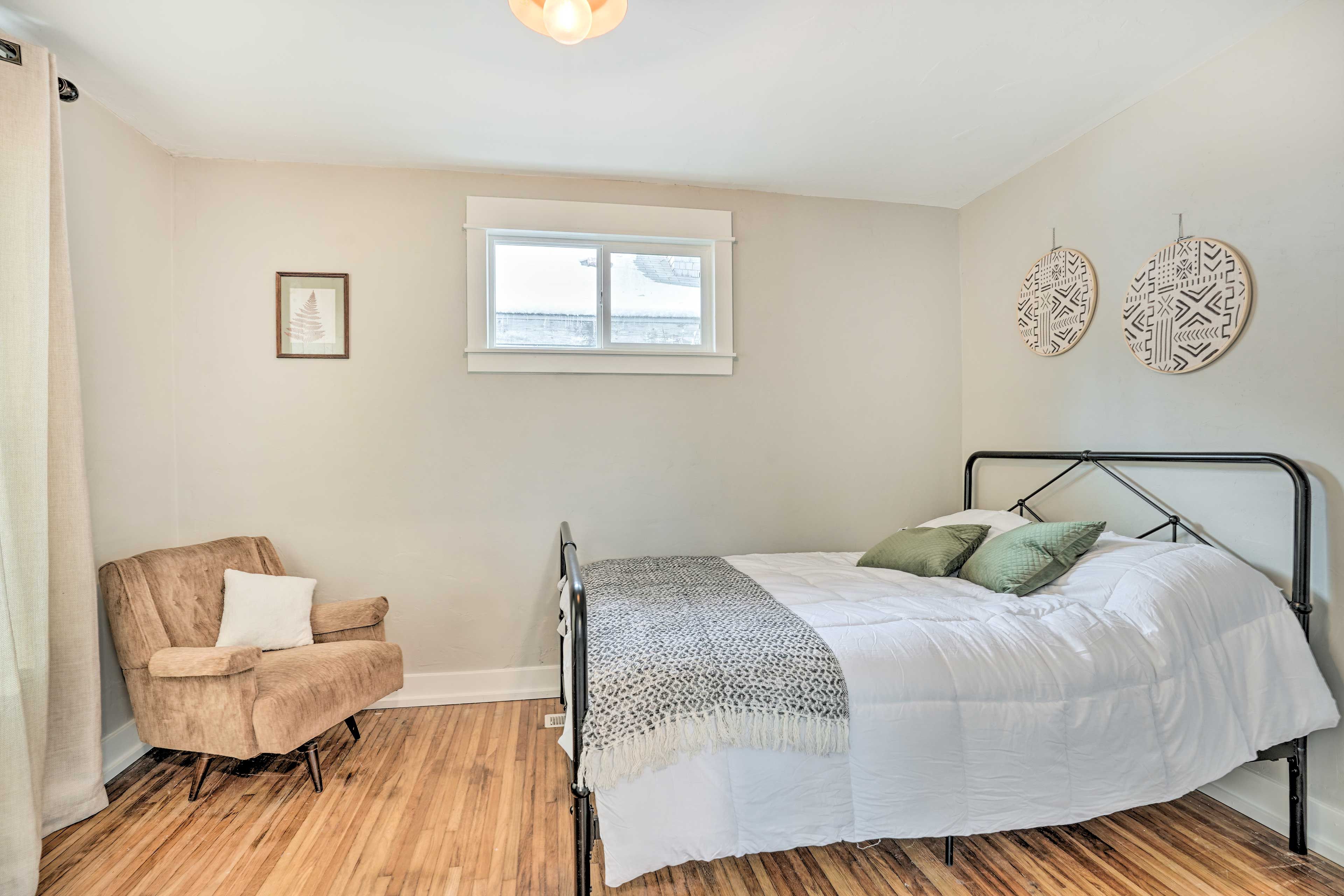 Bedroom 1 | 1st Floor | Queen Bed | Seating
