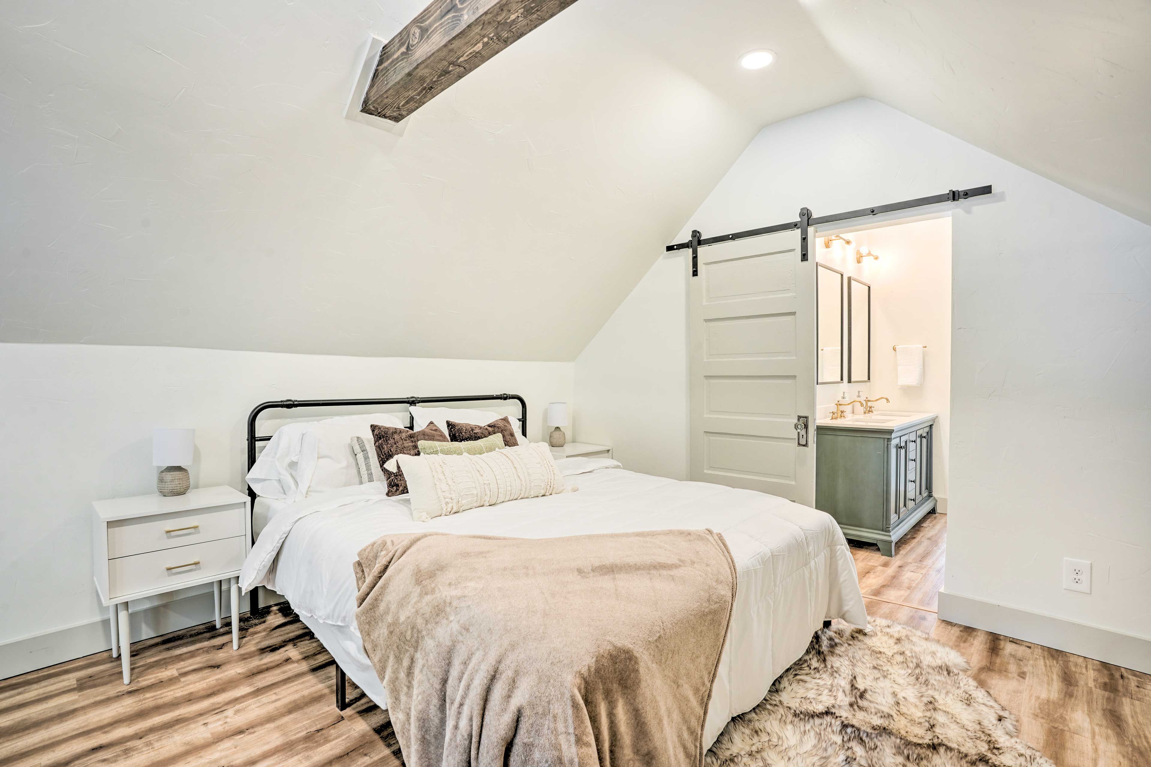 Bedroom 3 | 2nd Floor | King Bed | En-Suite Bathroom