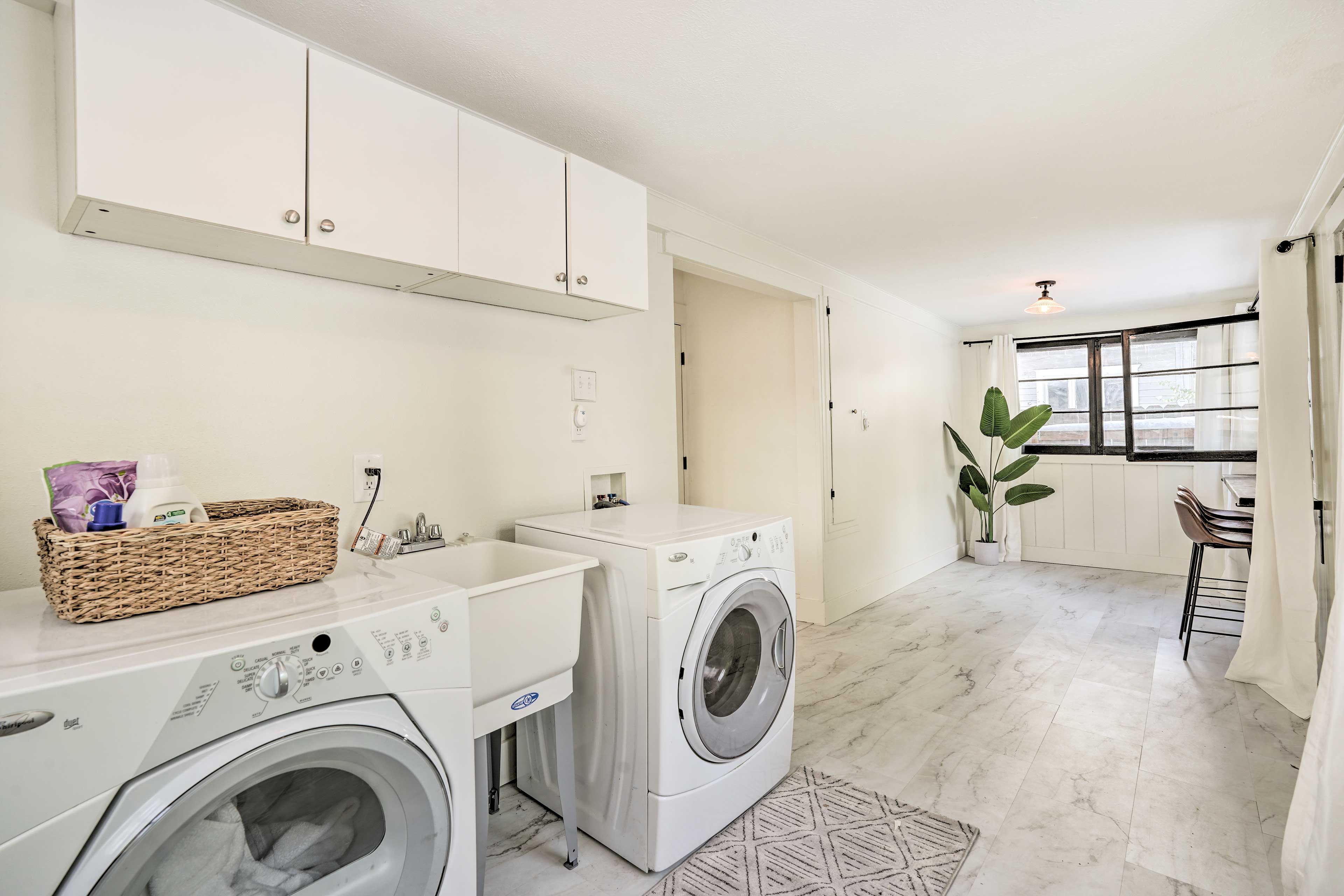 Laundry Area | Washer/Dryer | Hangers | Iron/Board | Trash Bags/Paper Towels