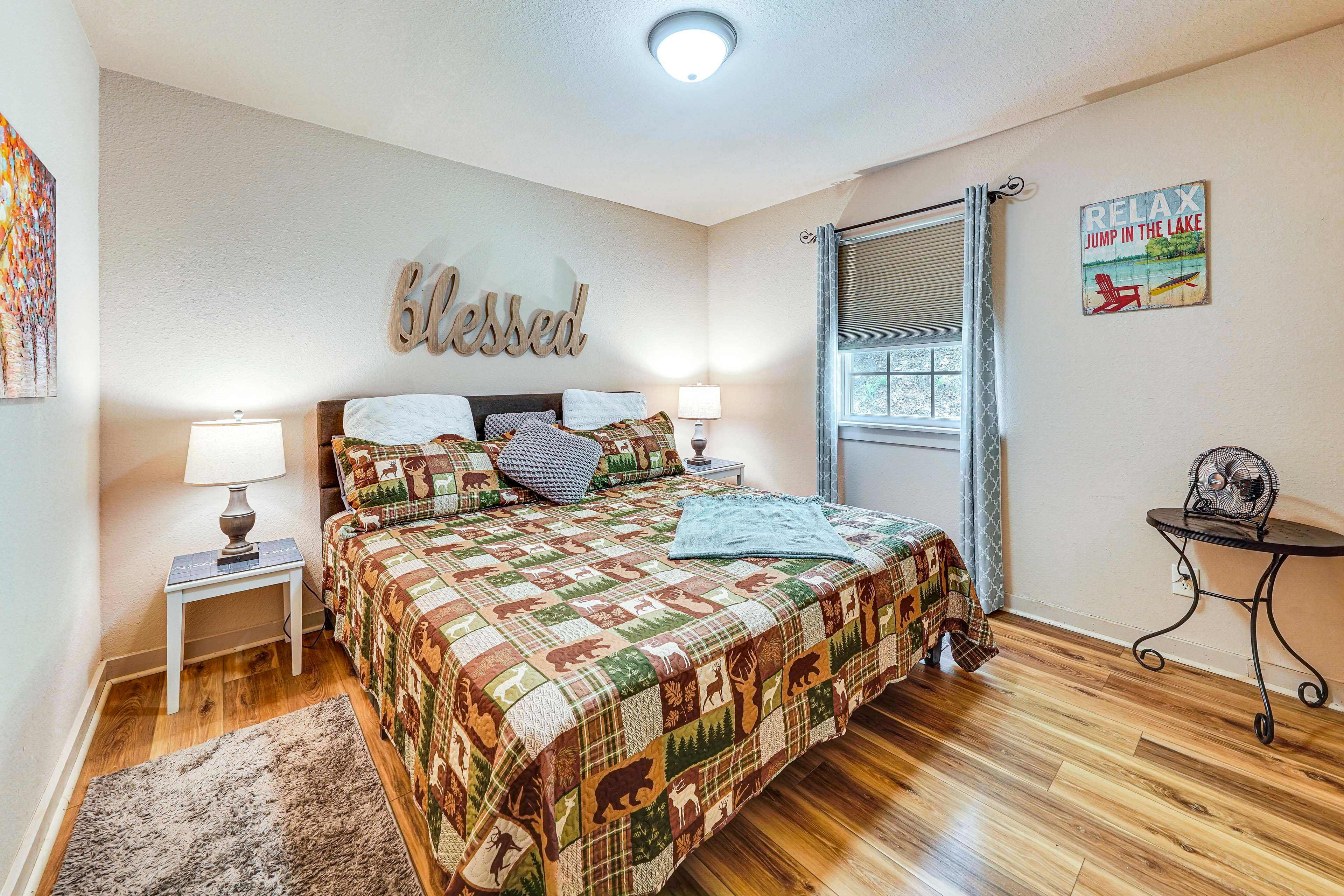 Bedroom 1 | King Bed | Flat-Screen TV w/ Cable