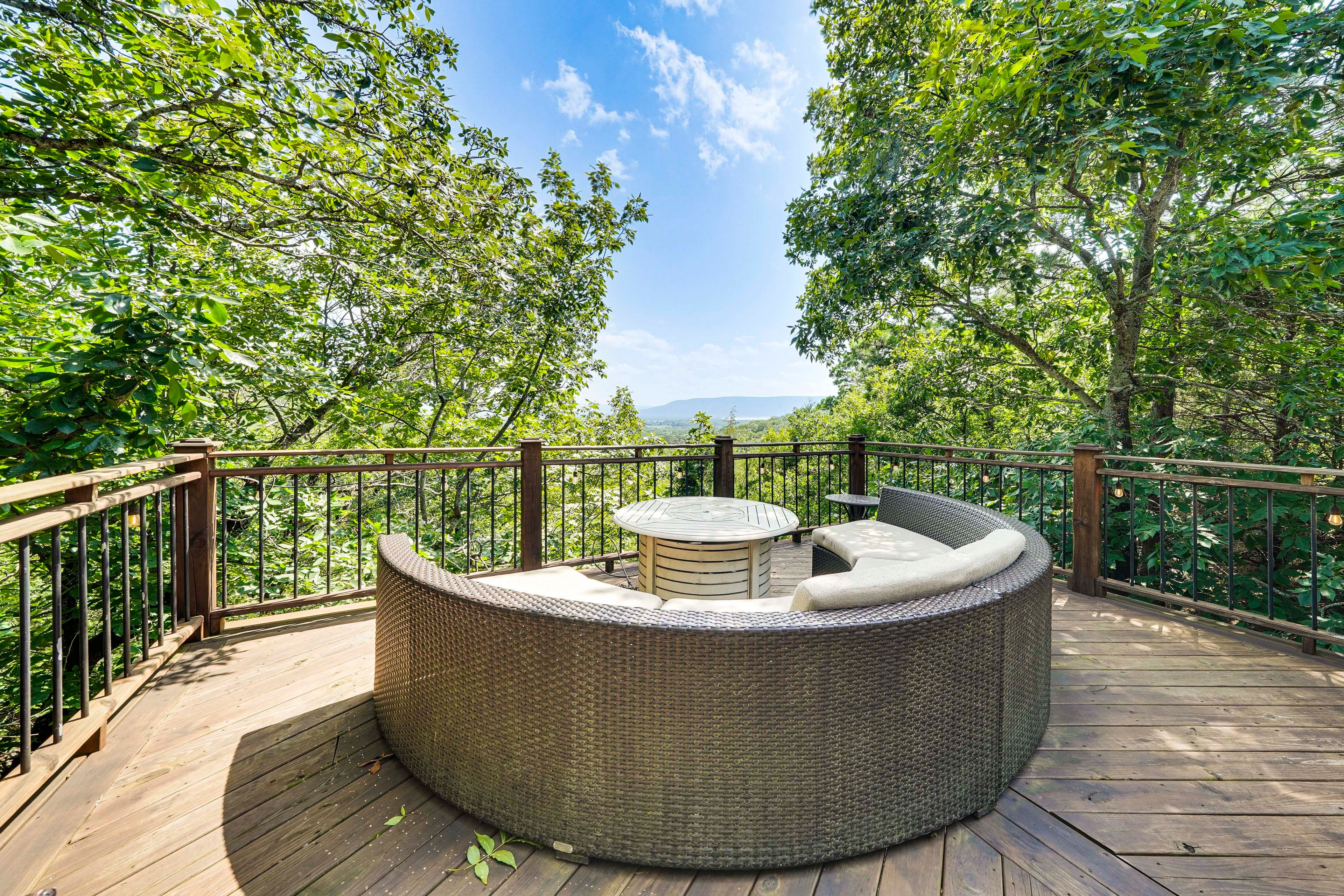 Cabin Exterior | Gas Fire Pit