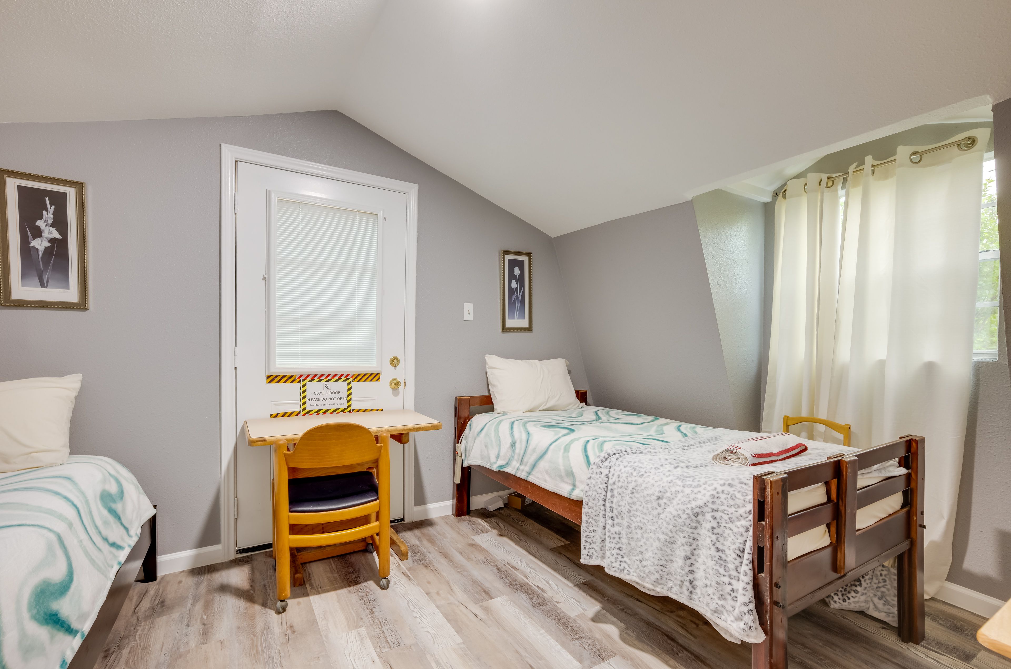 Bedroom 2 | 2 Twin Beds | 2nd Floor | Desk Workspace