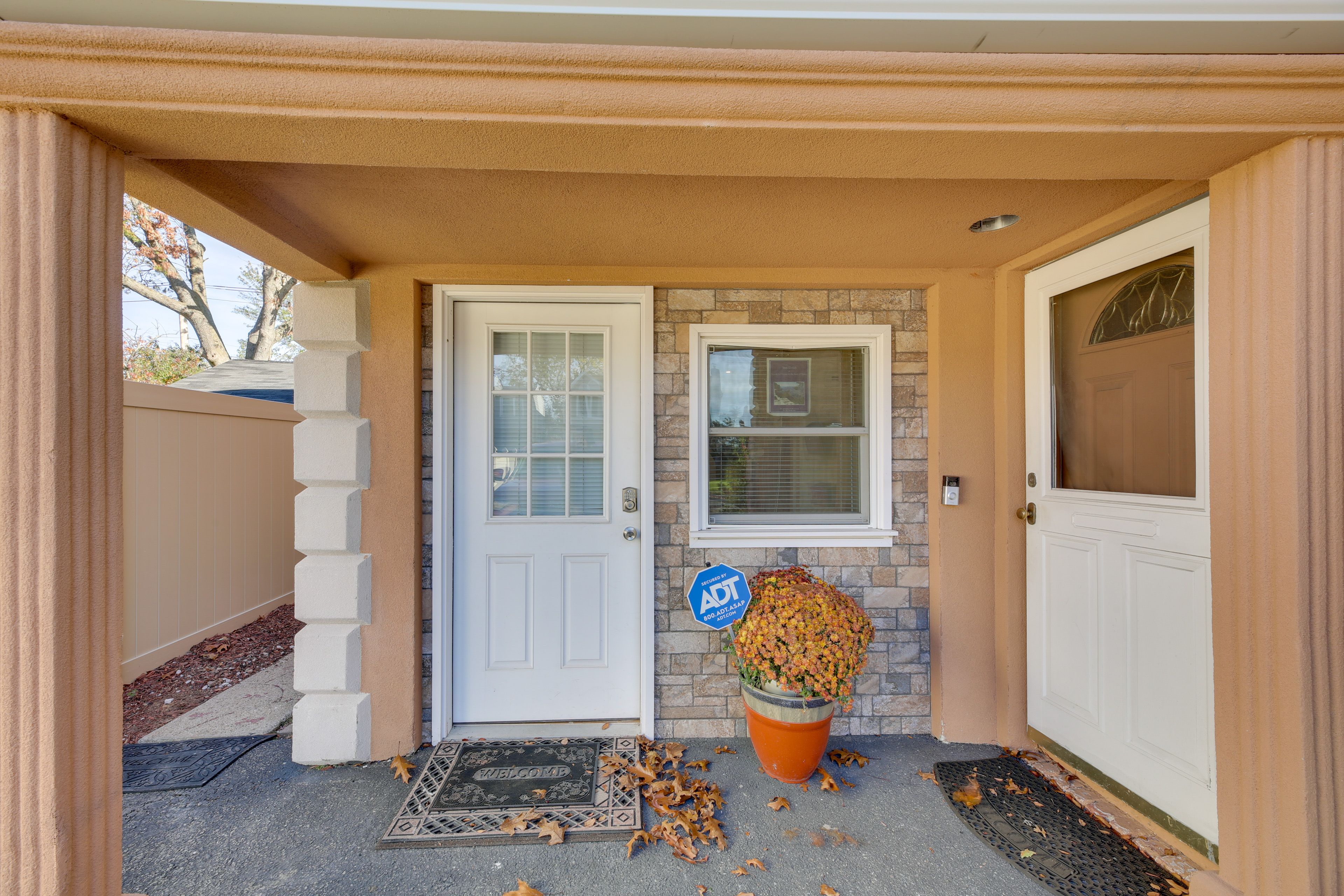 Parking | Driveway (1 Vehicle) | Free Street Parking