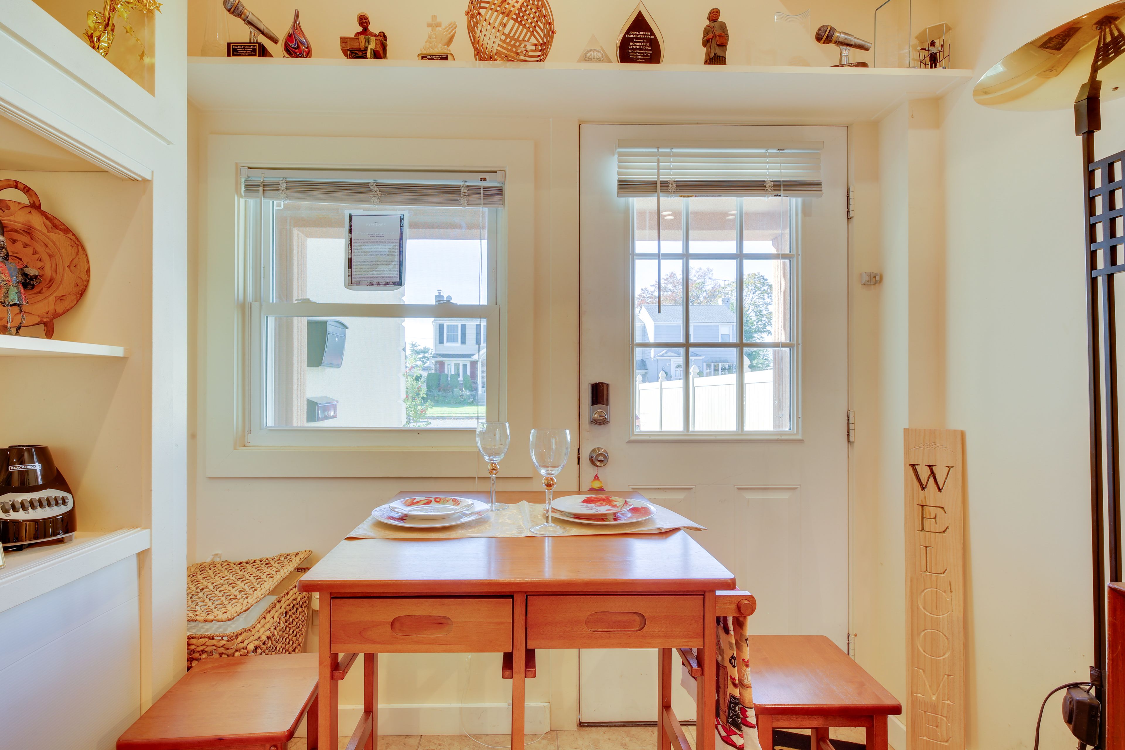Dining Area | Dishware/Flatware