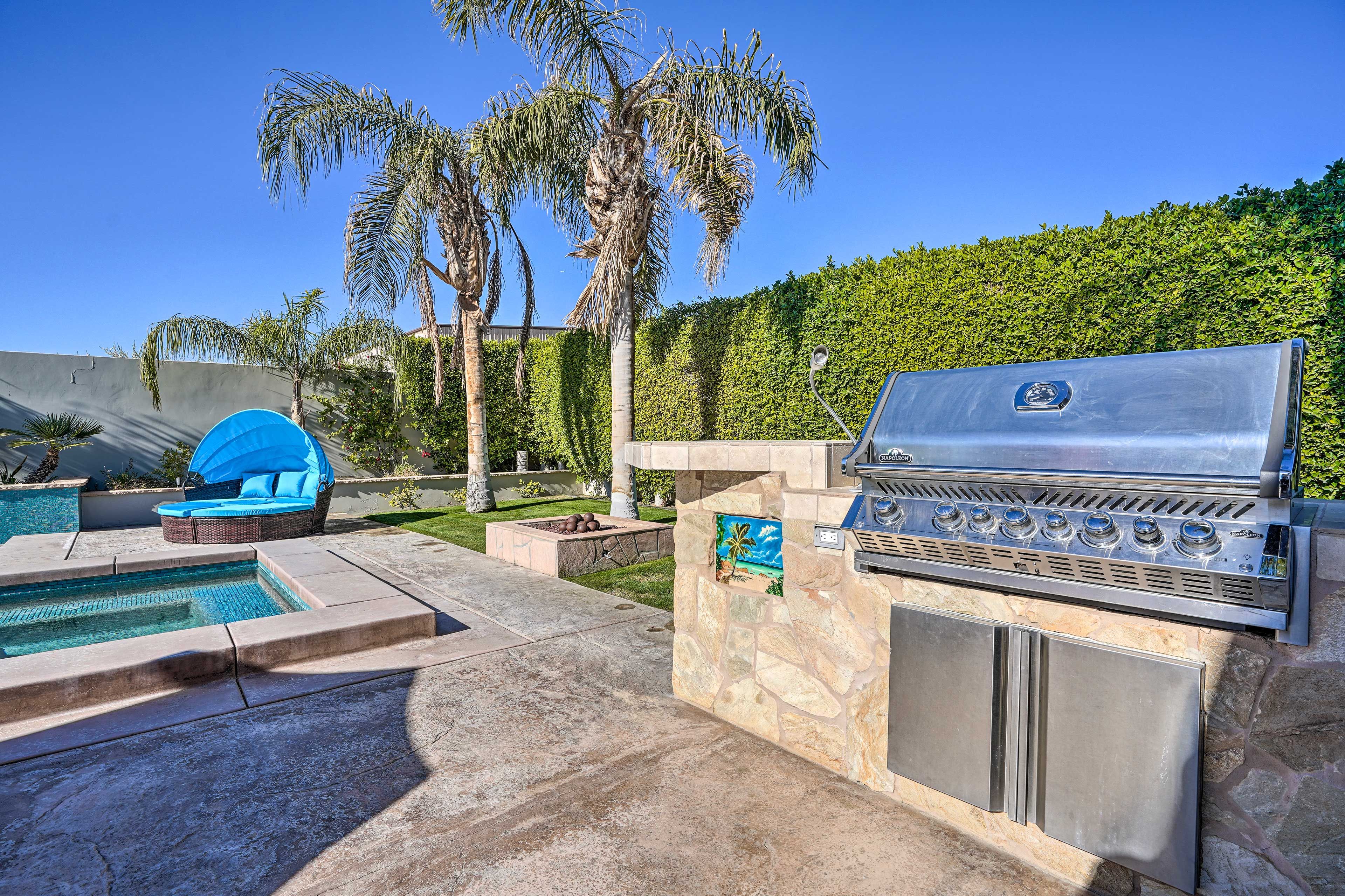 Gas Grill | Dining Area