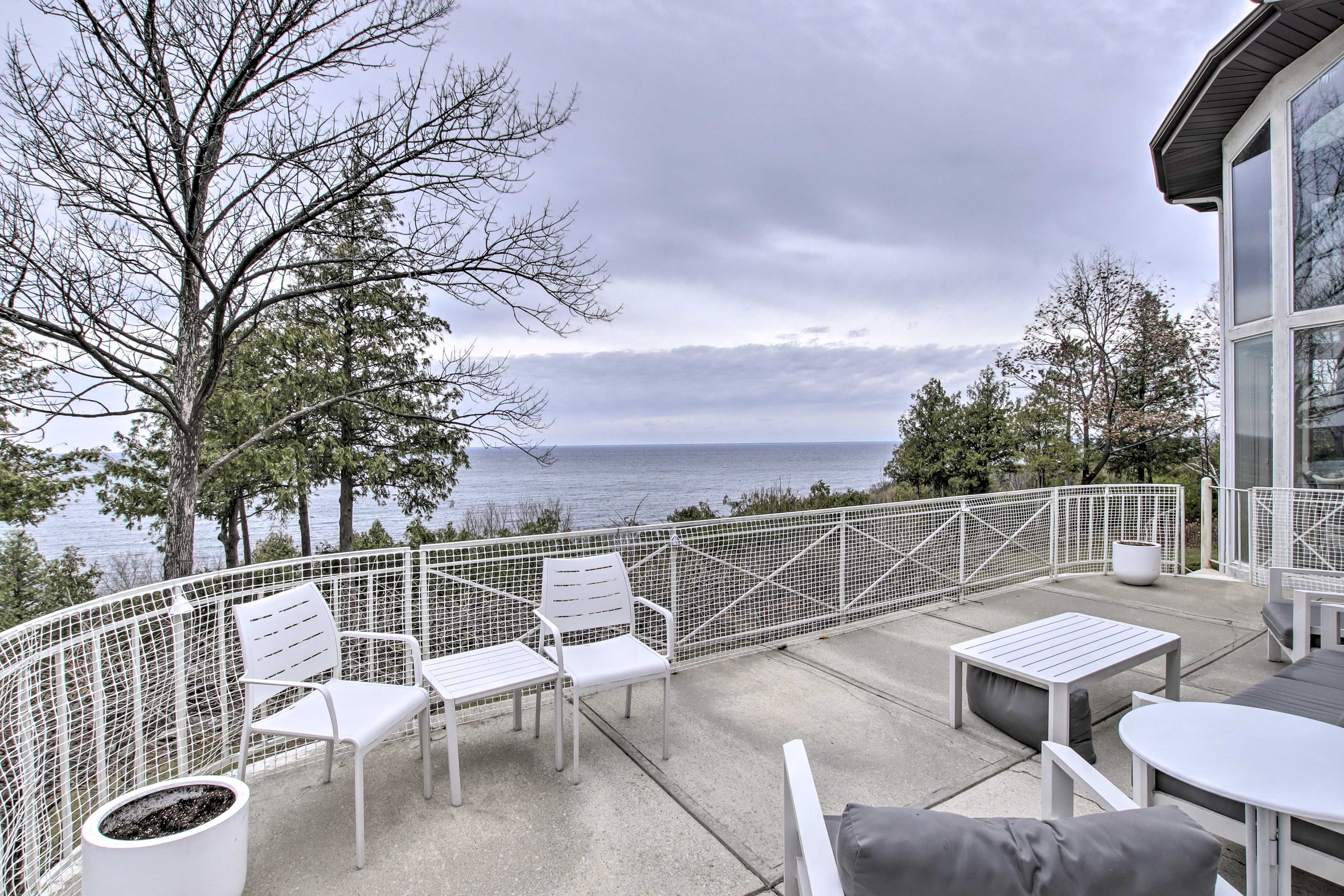 Wraparound Deck |  1st Floor | Gas Grill (Propane Provided)