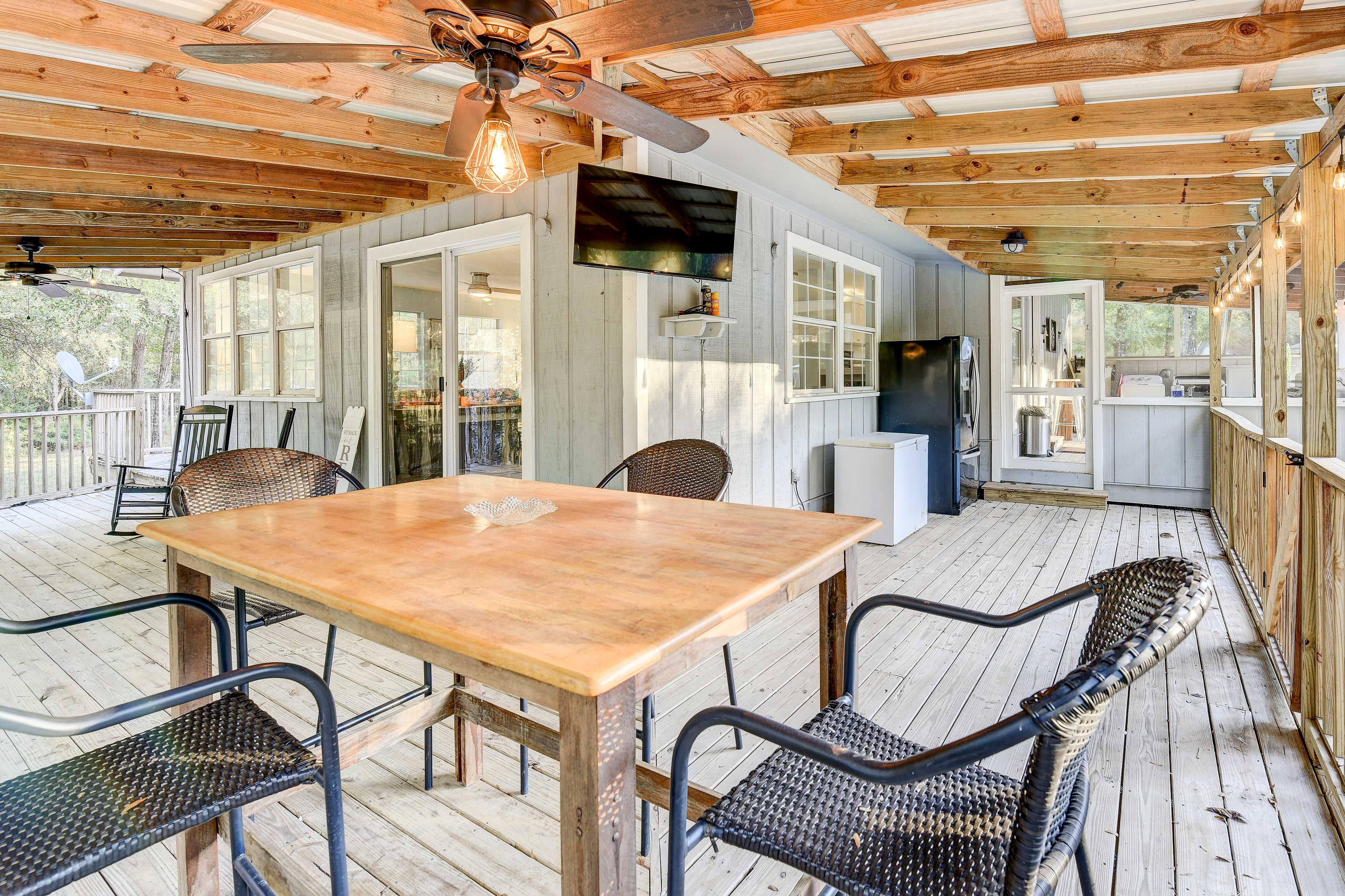 Covered Deck | Single-Story Interior | 4 Exterior Security Cameras | Pet Fee
