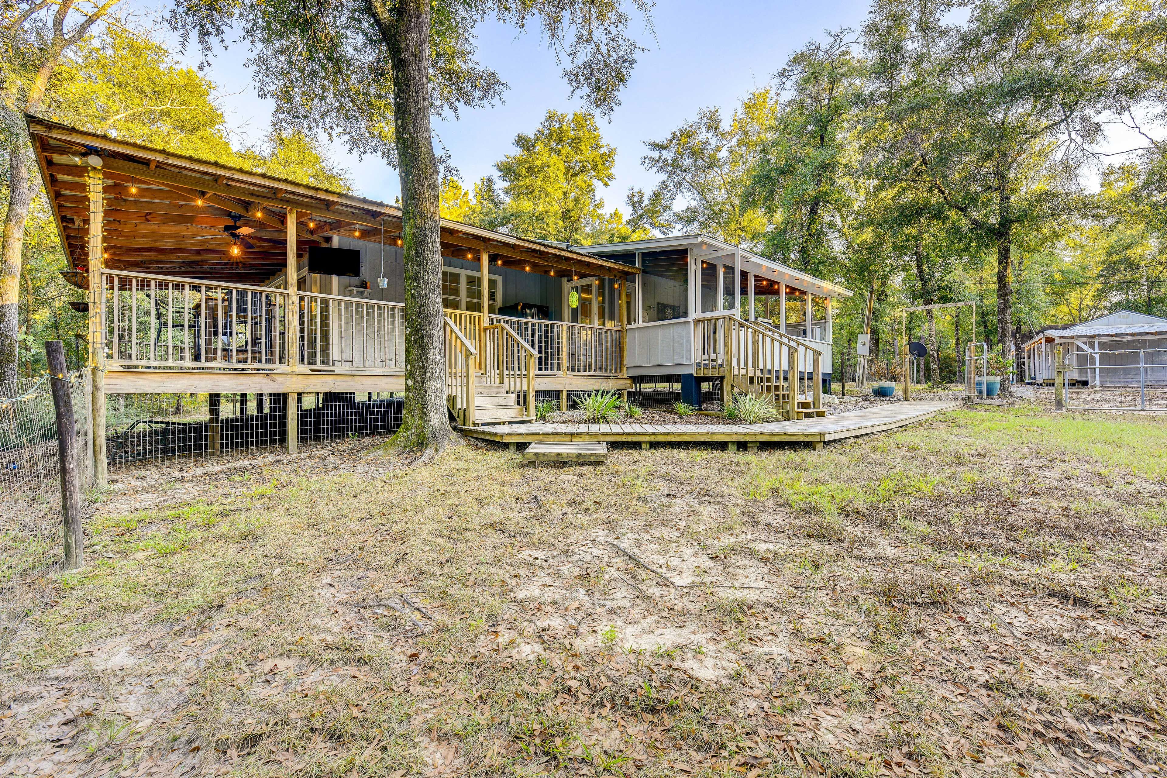 Property Exterior | Driveway & Carport Parking (6 Vehicles) | RV/Trailer Parking