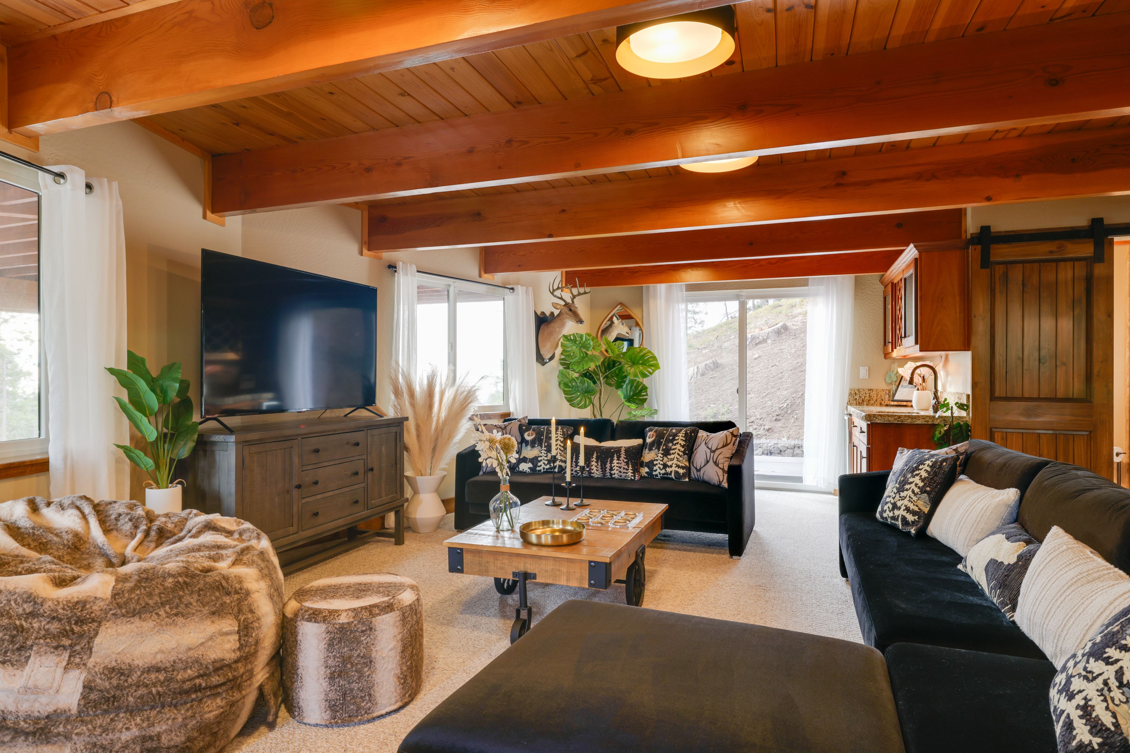 Living Room | Free WiFi | Window A/C Units