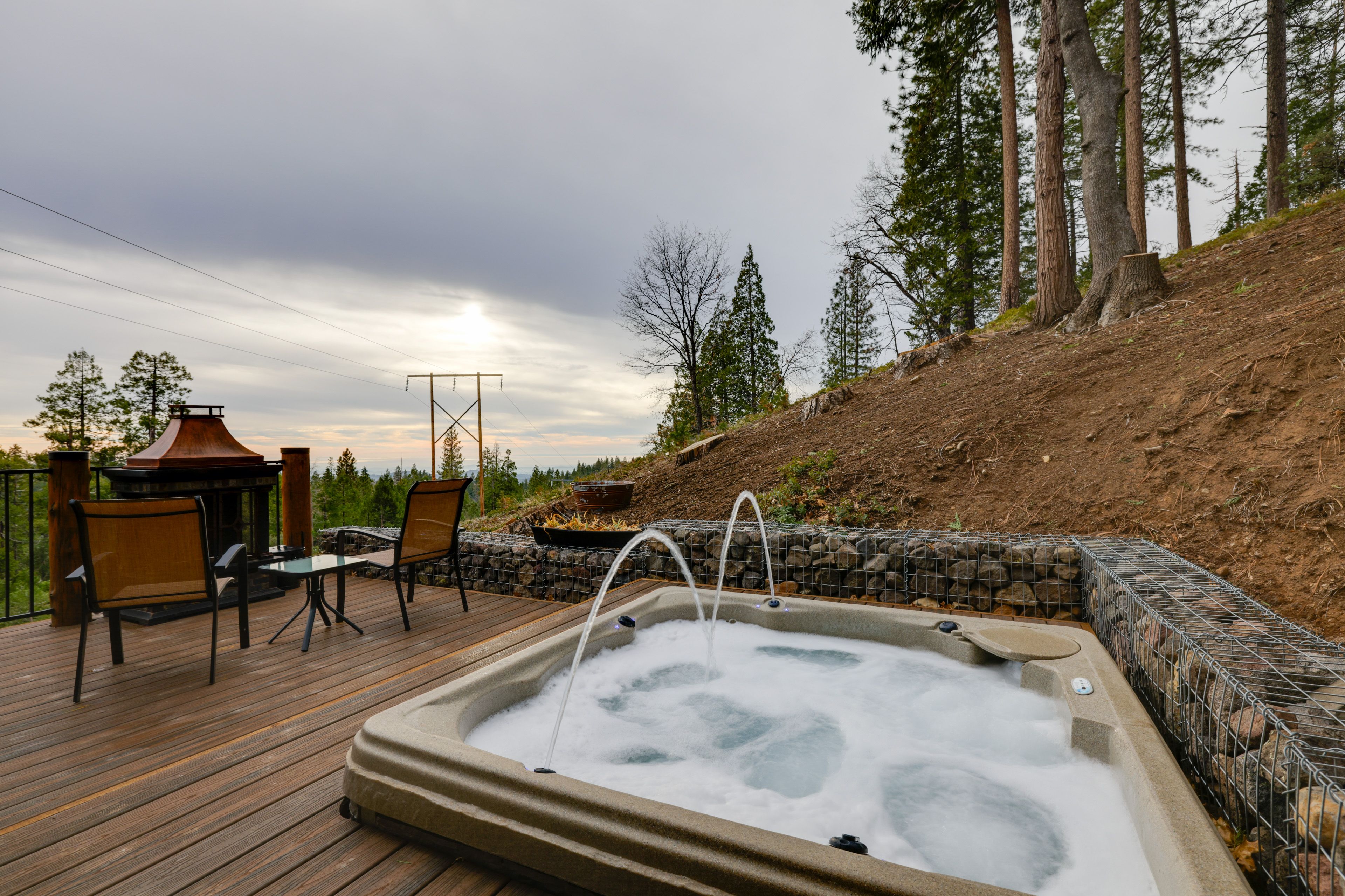 Twain Harte Vacation Rental | 2BR | 2BA | 1,560 Sq Ft | Stairs Required