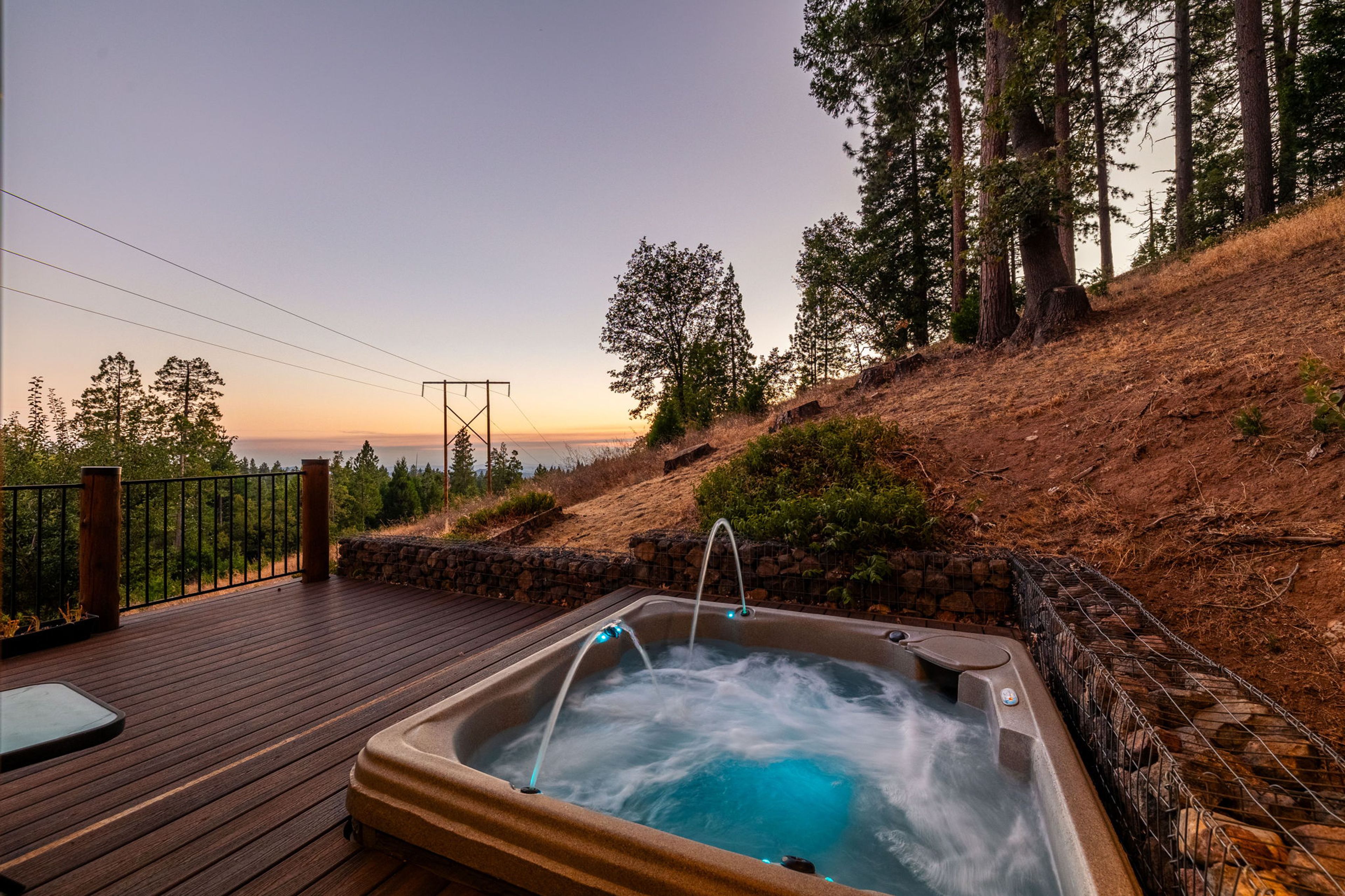 Twain Harte Vacation Rental | 2BR | 2BA | 1,560 Sq Ft | Stairs Required