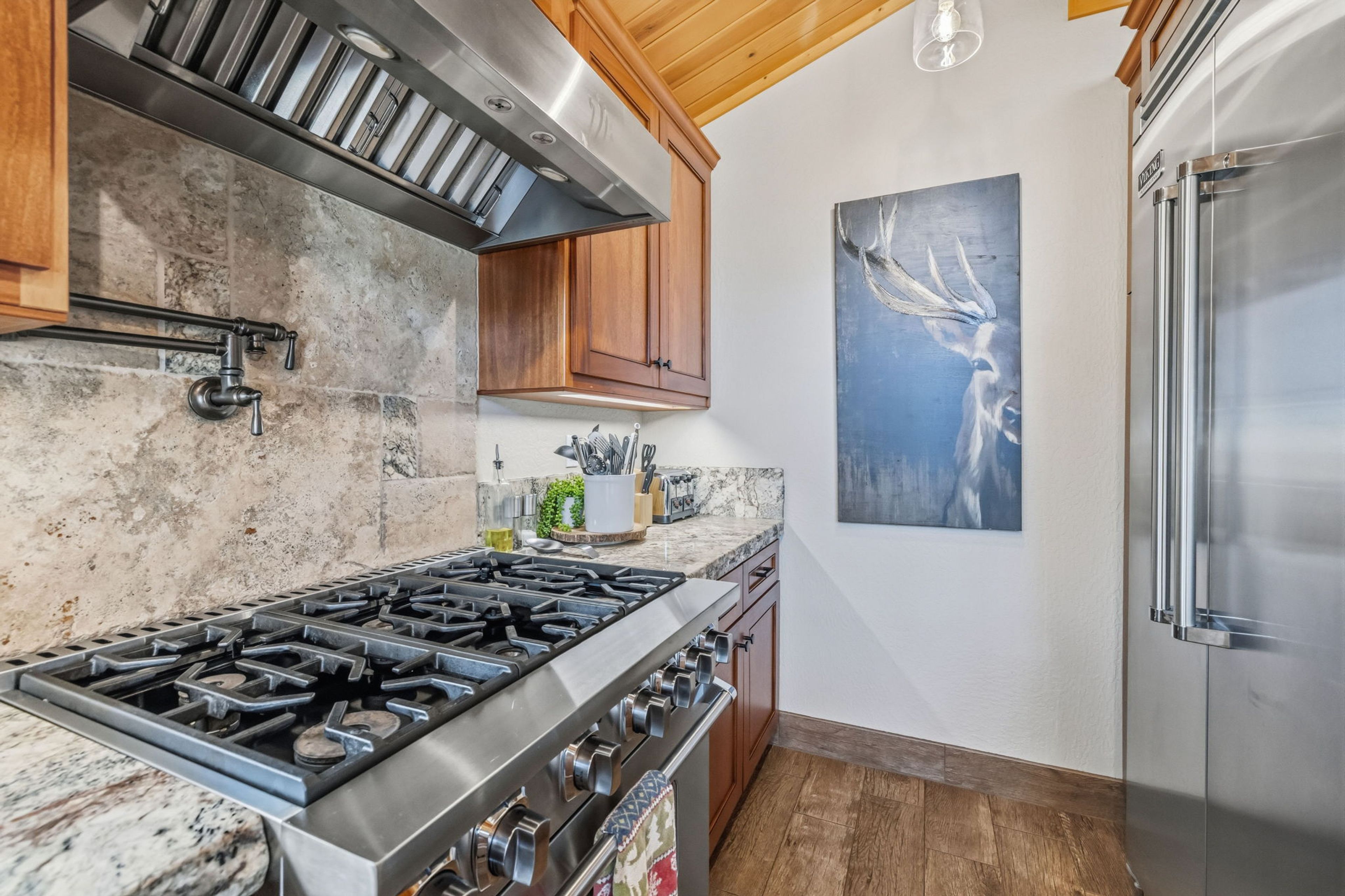 Kitchen | Cooking Basics | Coffee Maker | Paper Towels/Trash Bags Provided