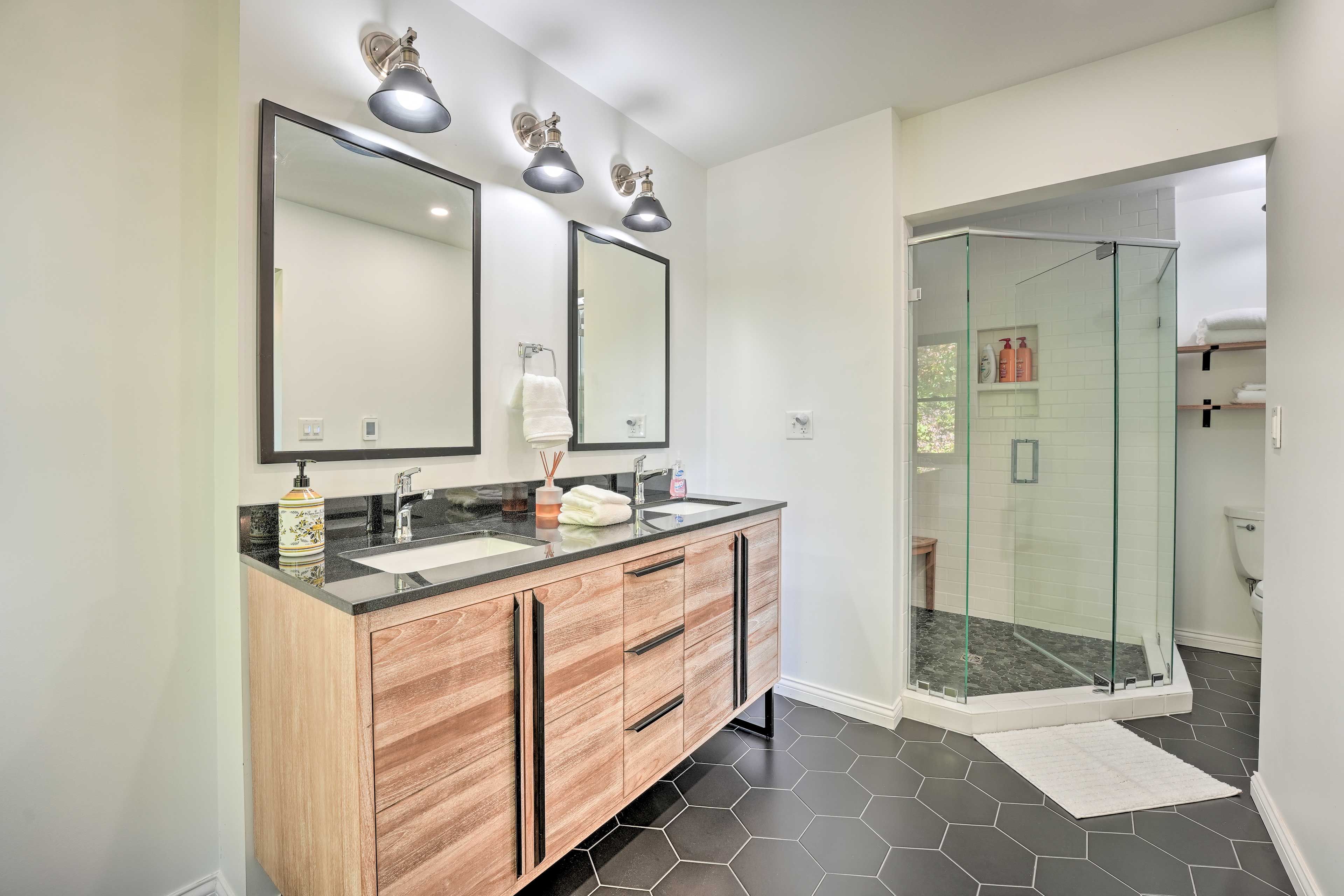 En-Suite Bathroom | Heated Floors | Towels Provided