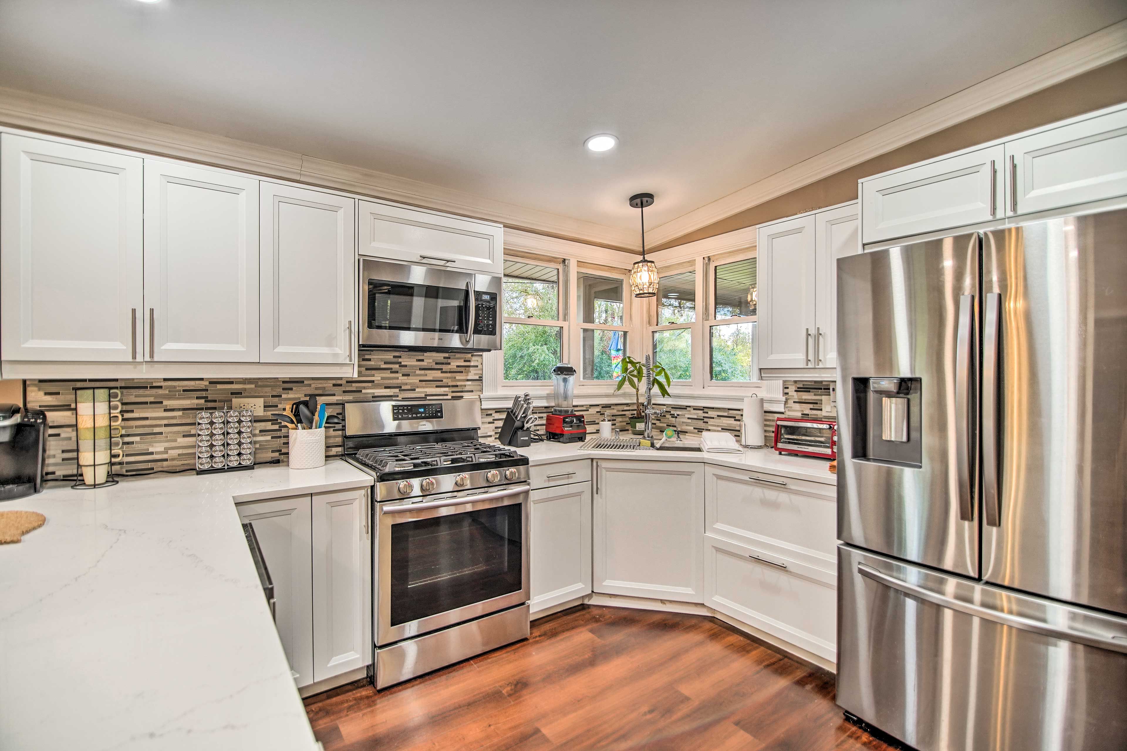 Kitchen | Cooking Basics | Coffee Maker | Paper Towels/Trash Bags Provided