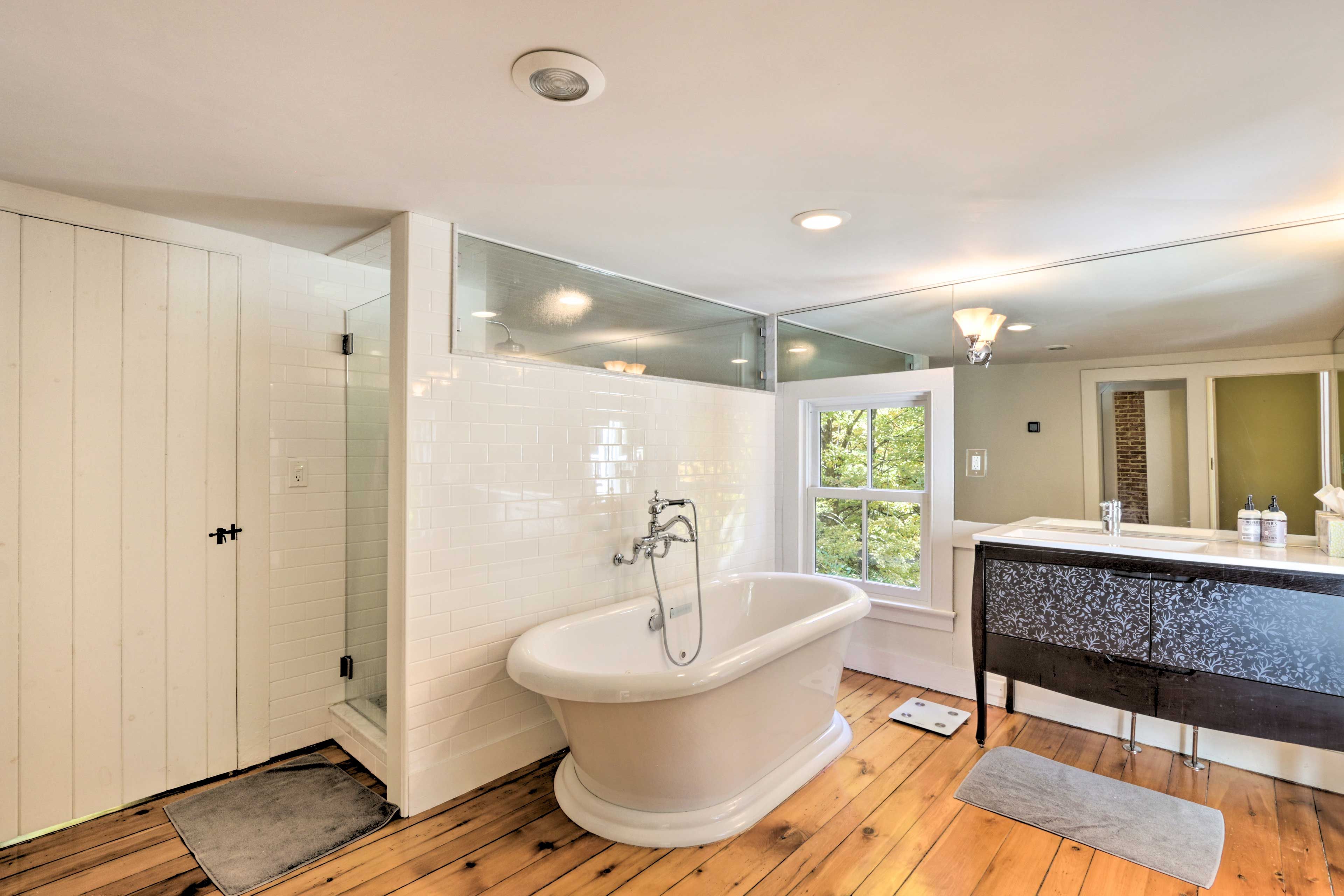 En-Suite Bathroom | Towels Provided | Complimentary Toiletries