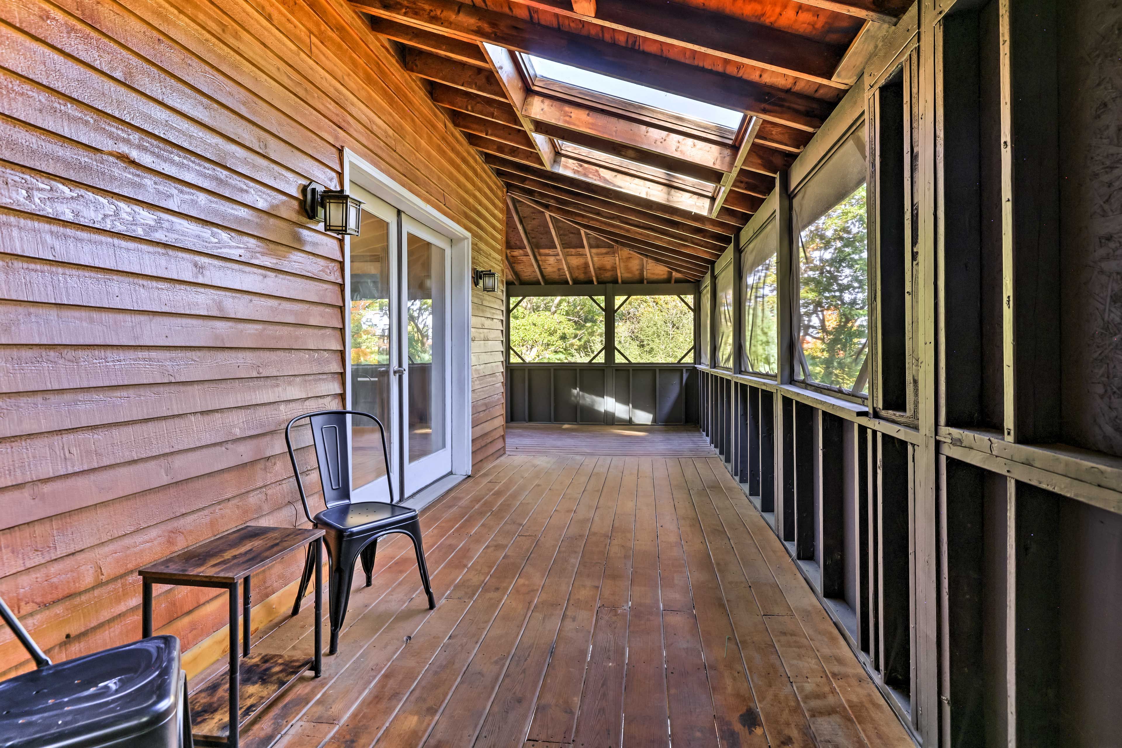 Screened-In Porch