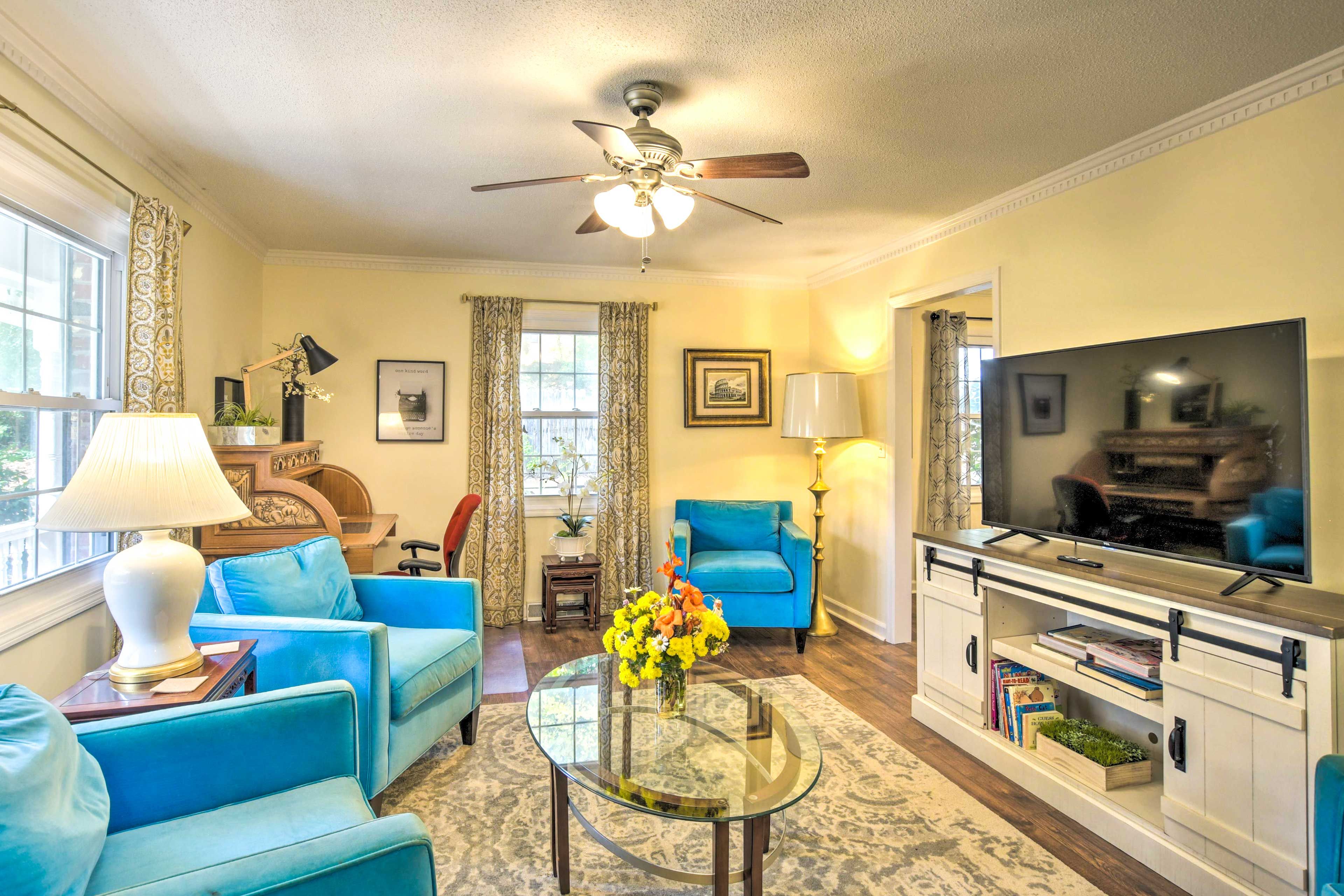 Taylors Vacation Rental | 3BR | 2BA | 1,400 Sq Ft | 7 Stairs Required to Enter