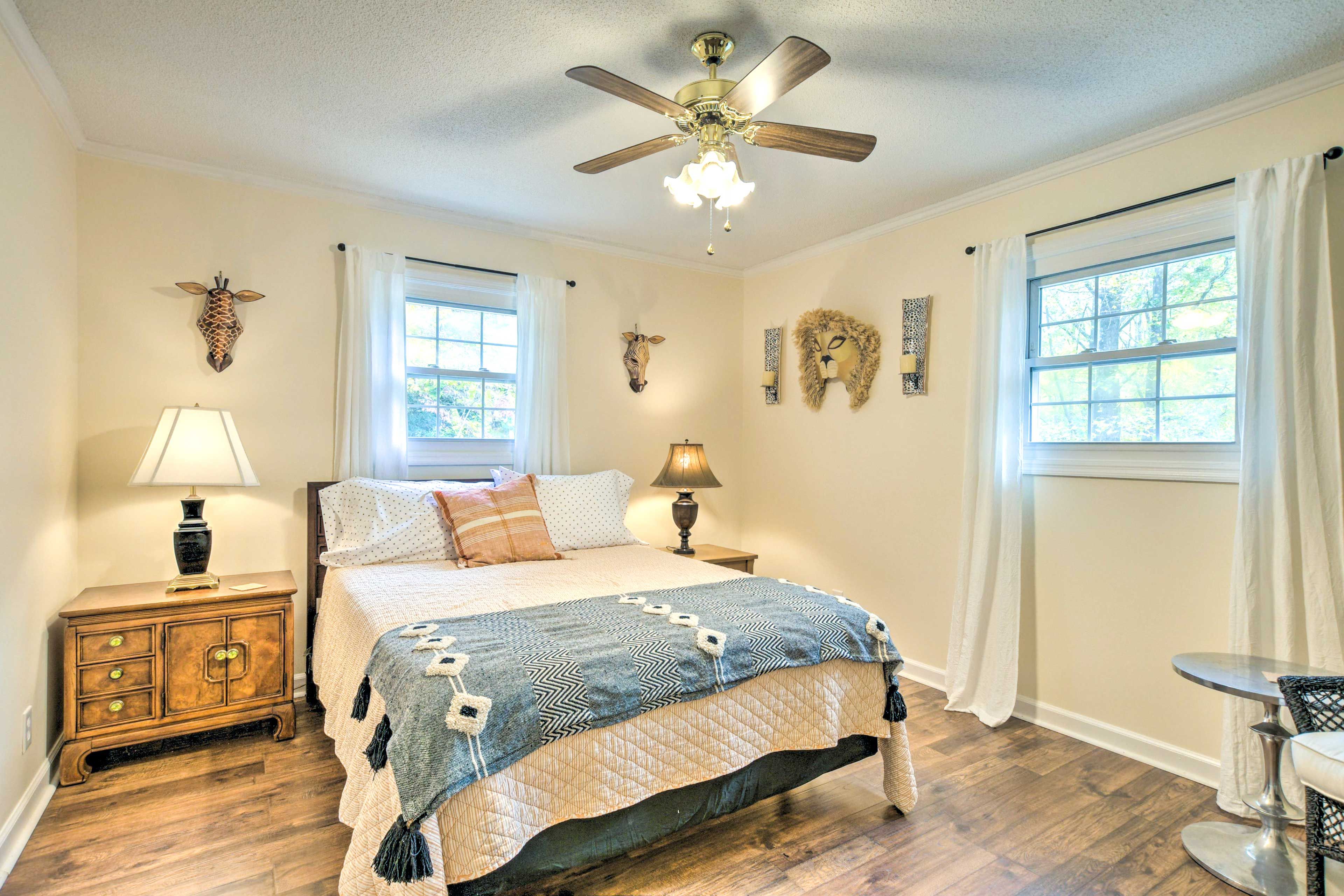 Bedroom 2 | Queen Bed | Linens Provided