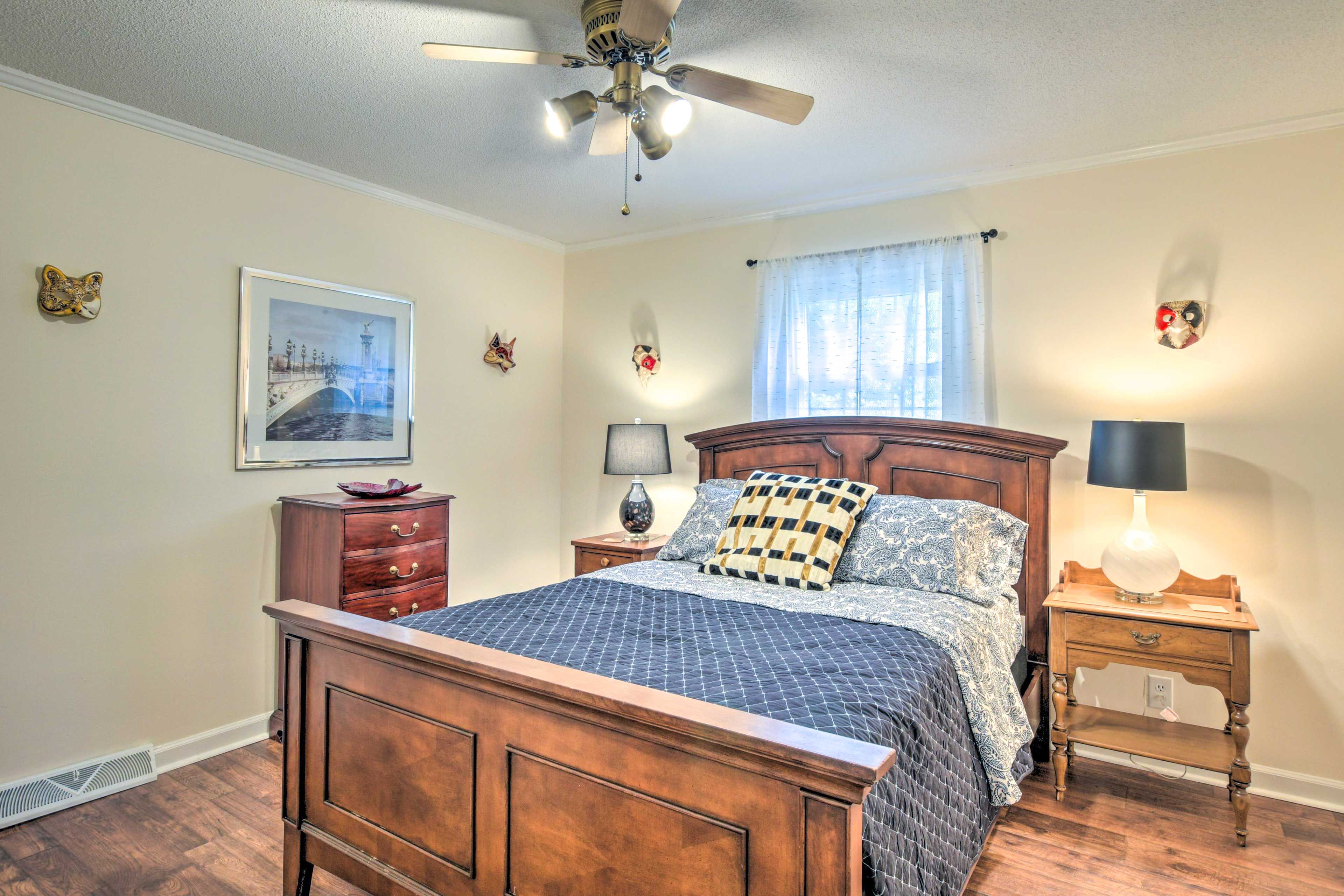 Bedroom 3 | Queen Bed | Ceiling Fans