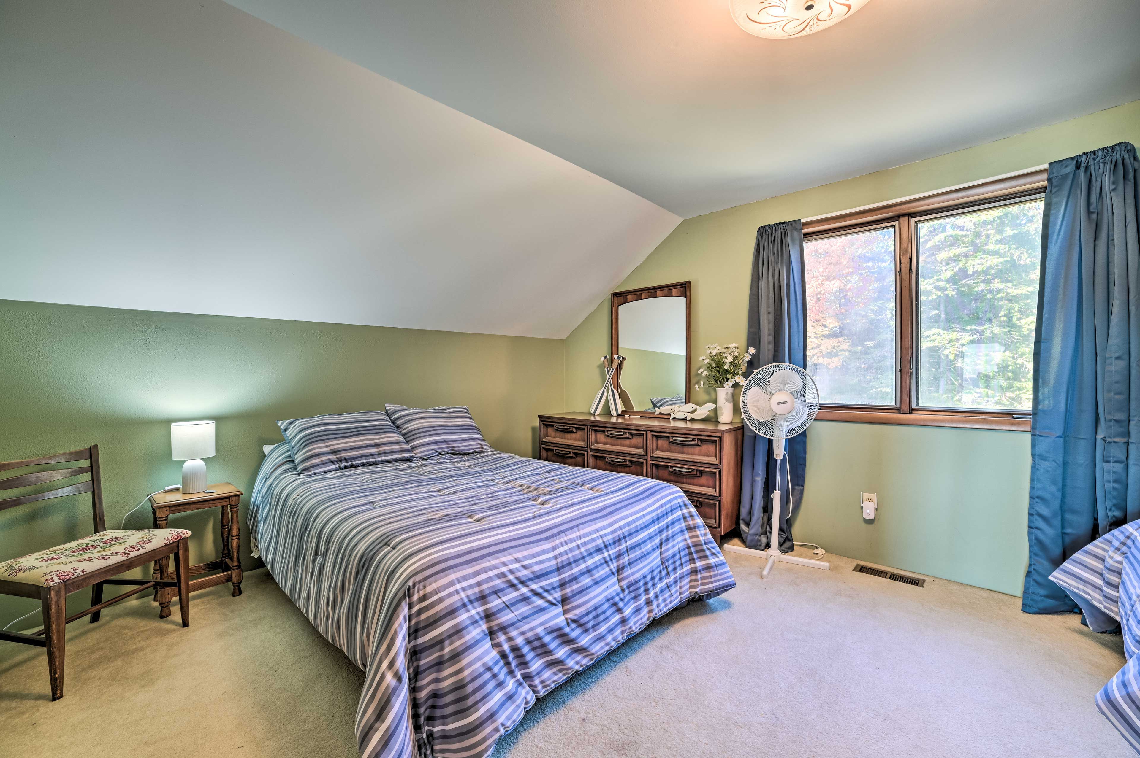 Bedroom 2 | Full Bed | 2 Twin Beds | 2nd Floor