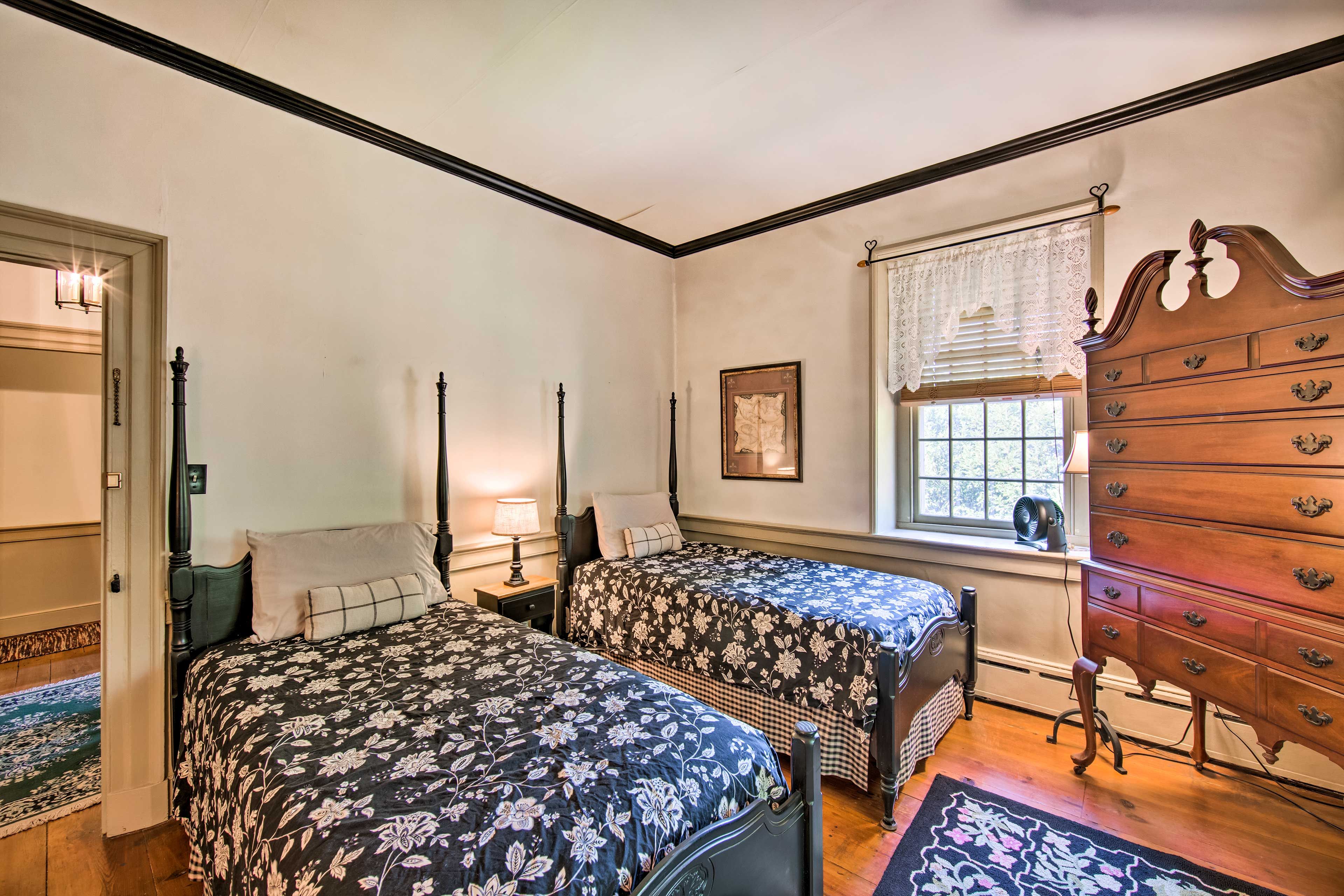 Bedroom 2 | 2 Twin Beds | 2nd Floor