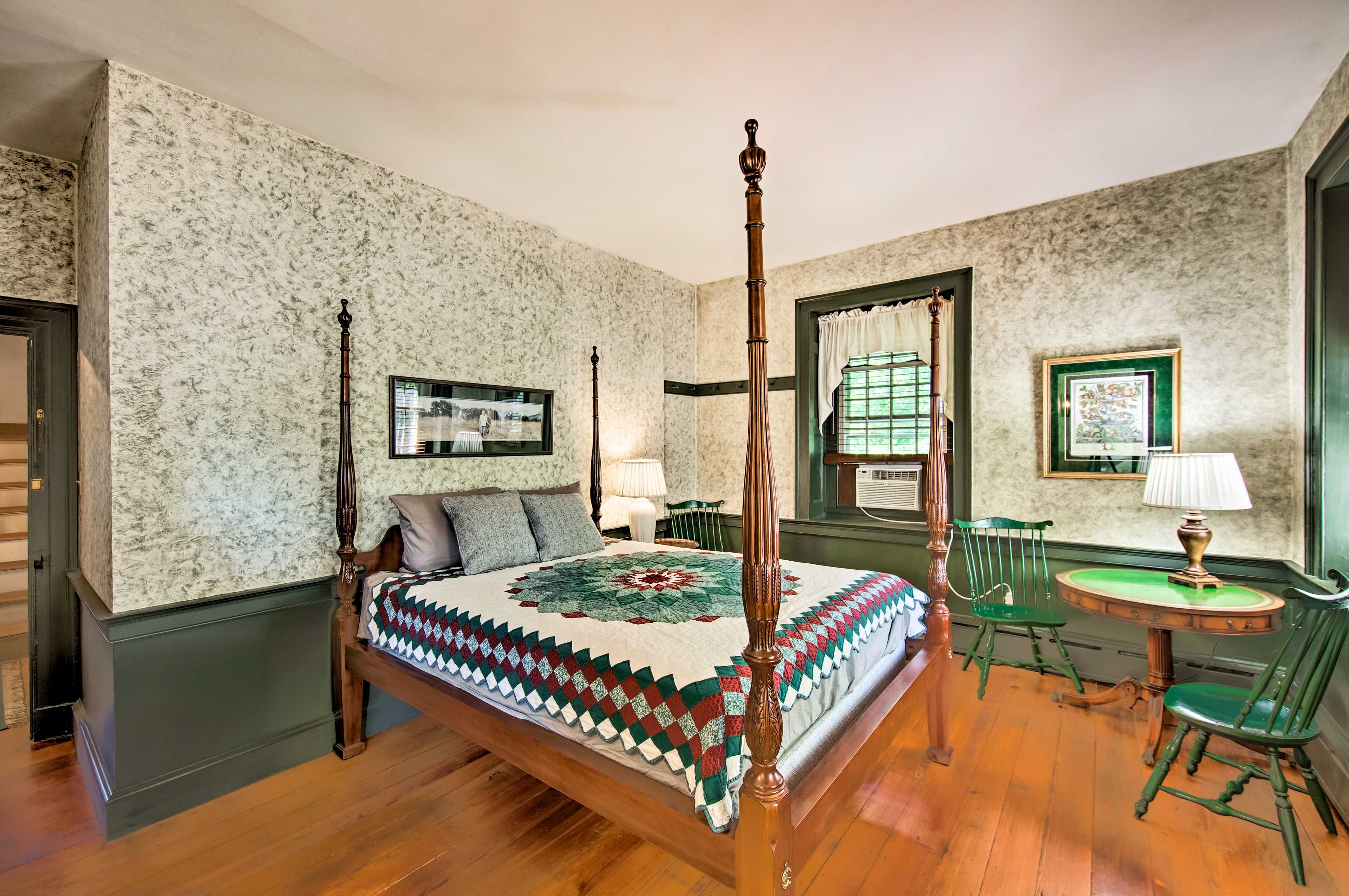 Bedroom 4 | Queen Bed | 2nd Floor