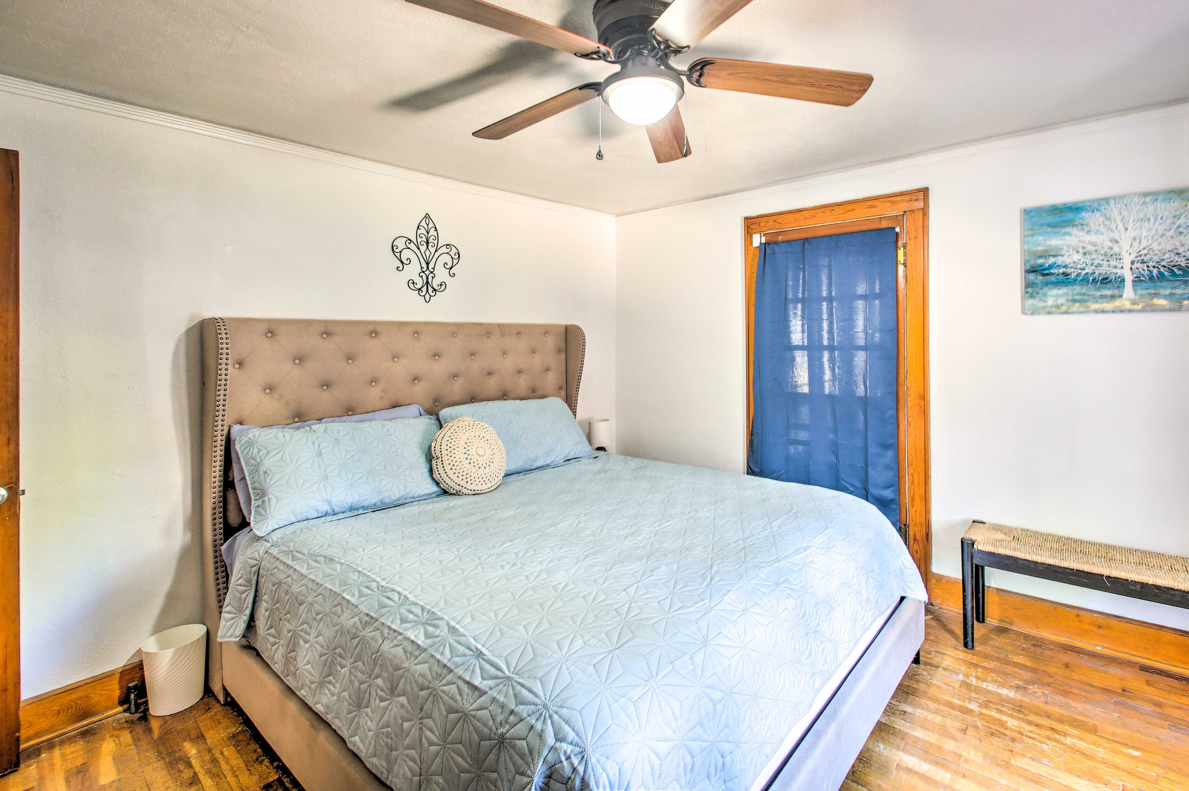 Bedroom 1 | King Bed