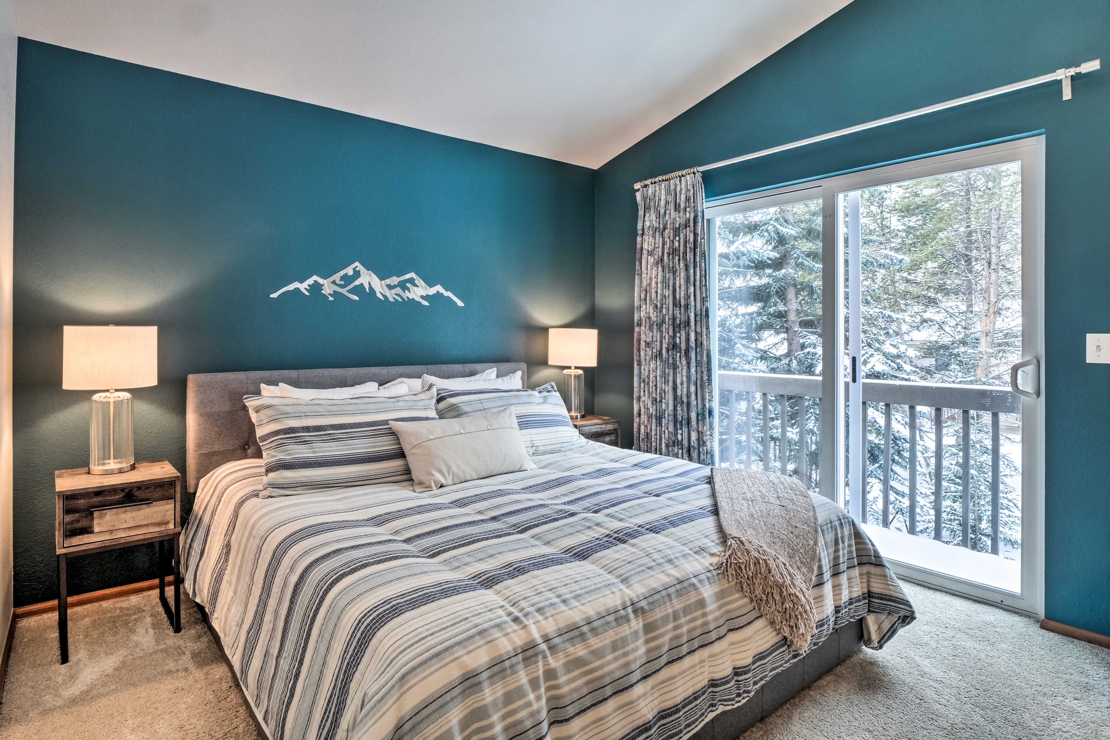 Bedroom Suite | King Bed