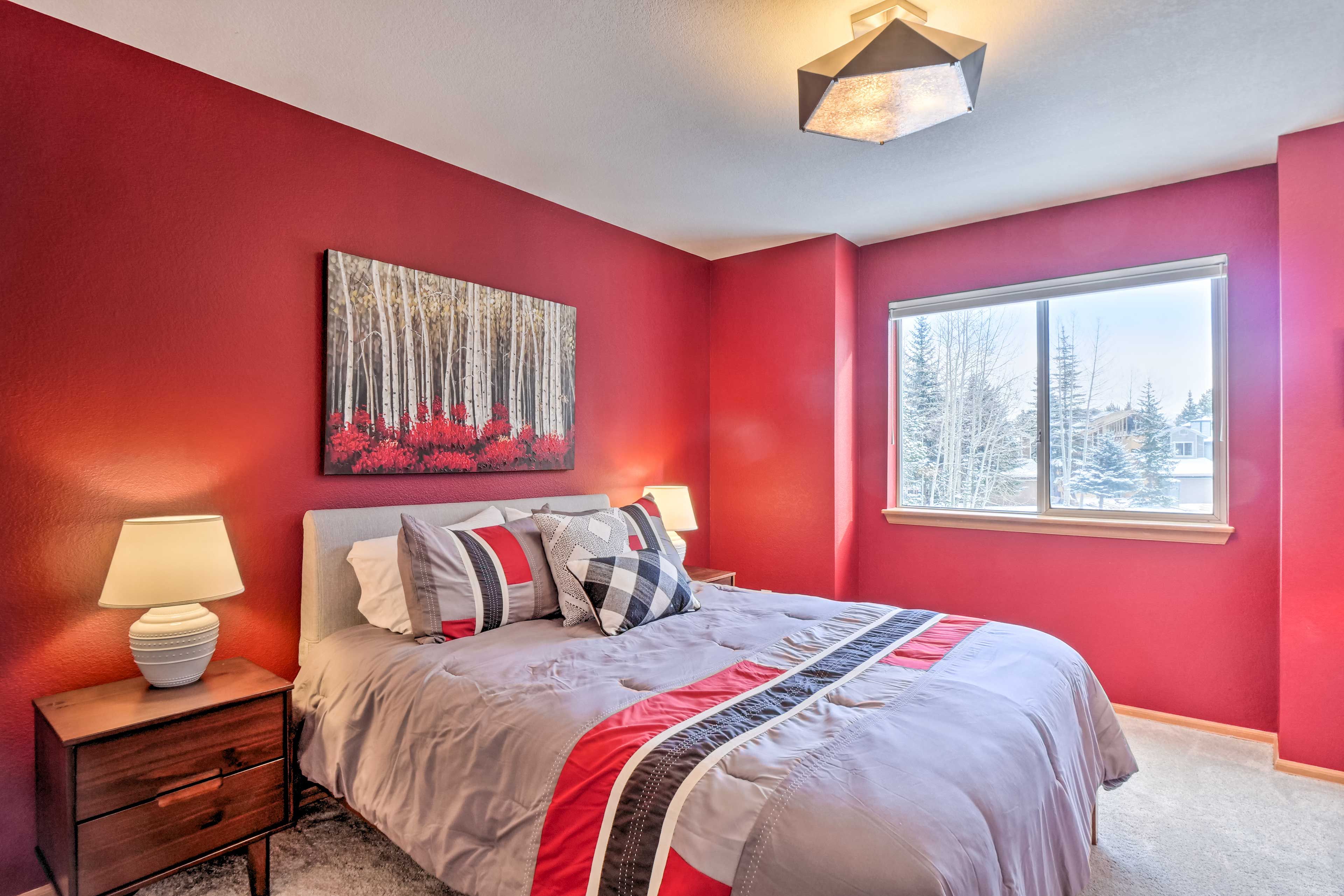 Bedroom 2 | Queen Bed