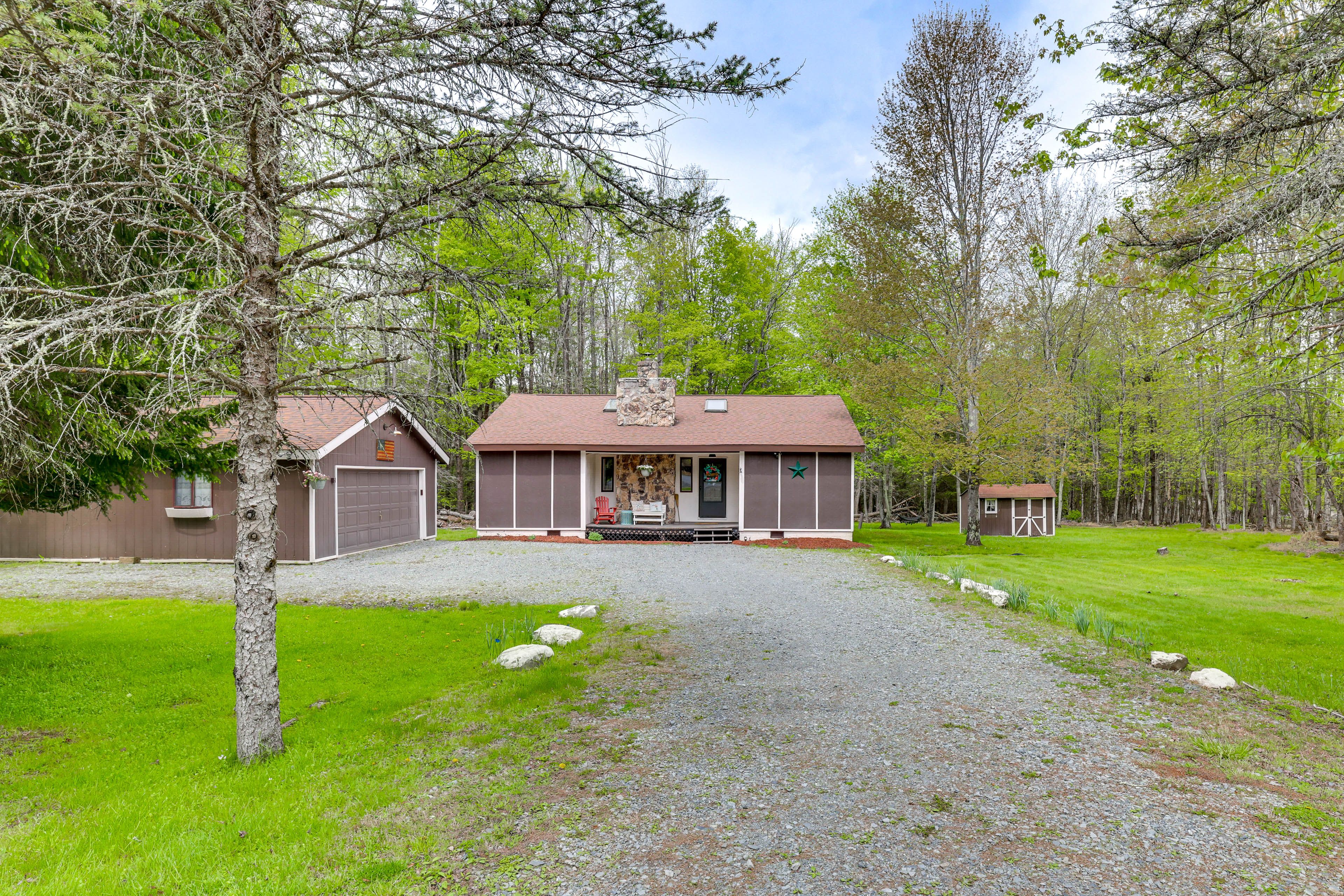 Driveway (3 Vehicles) | Trailer Parking Available