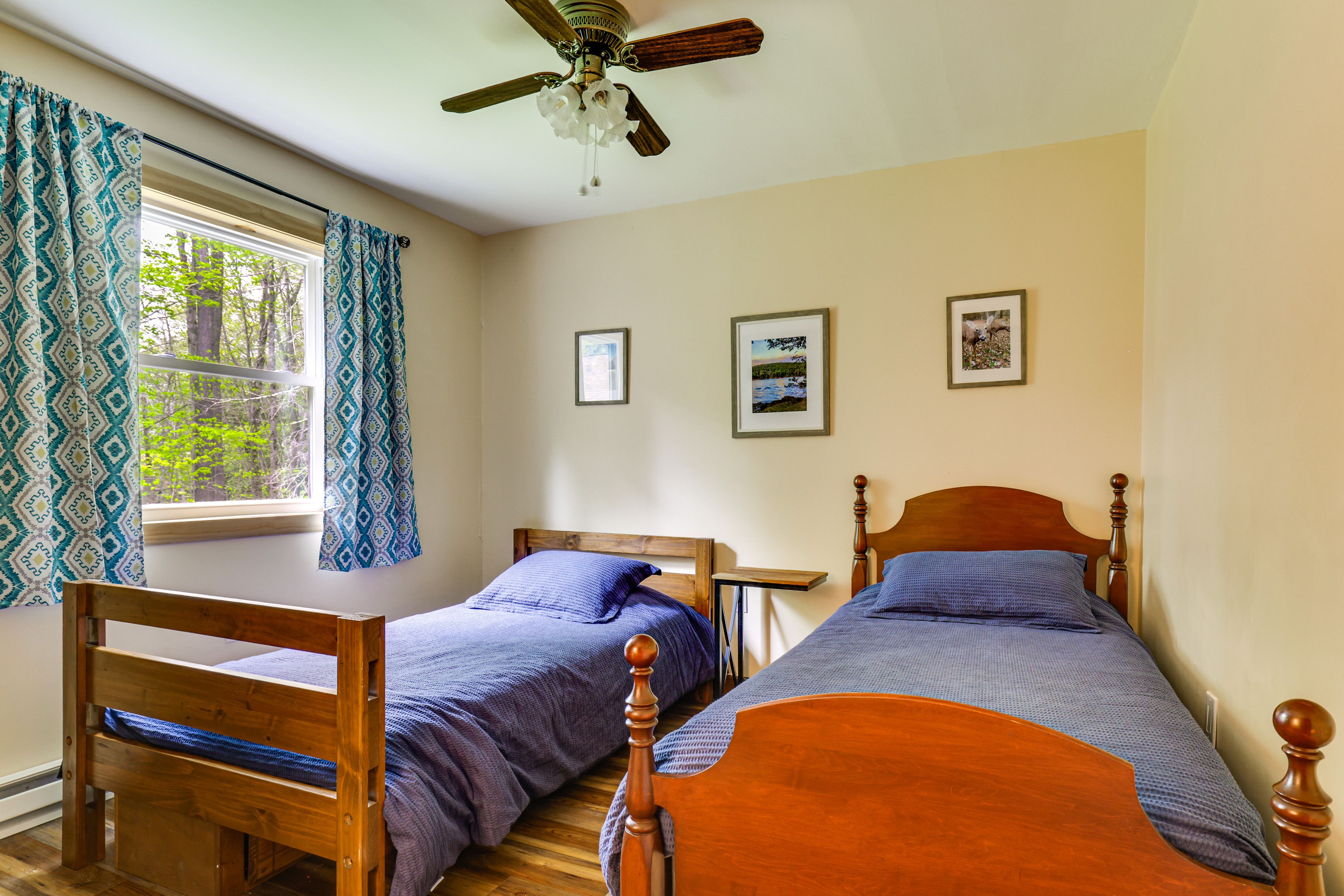 Bedroom 2 | 2 Twin Beds