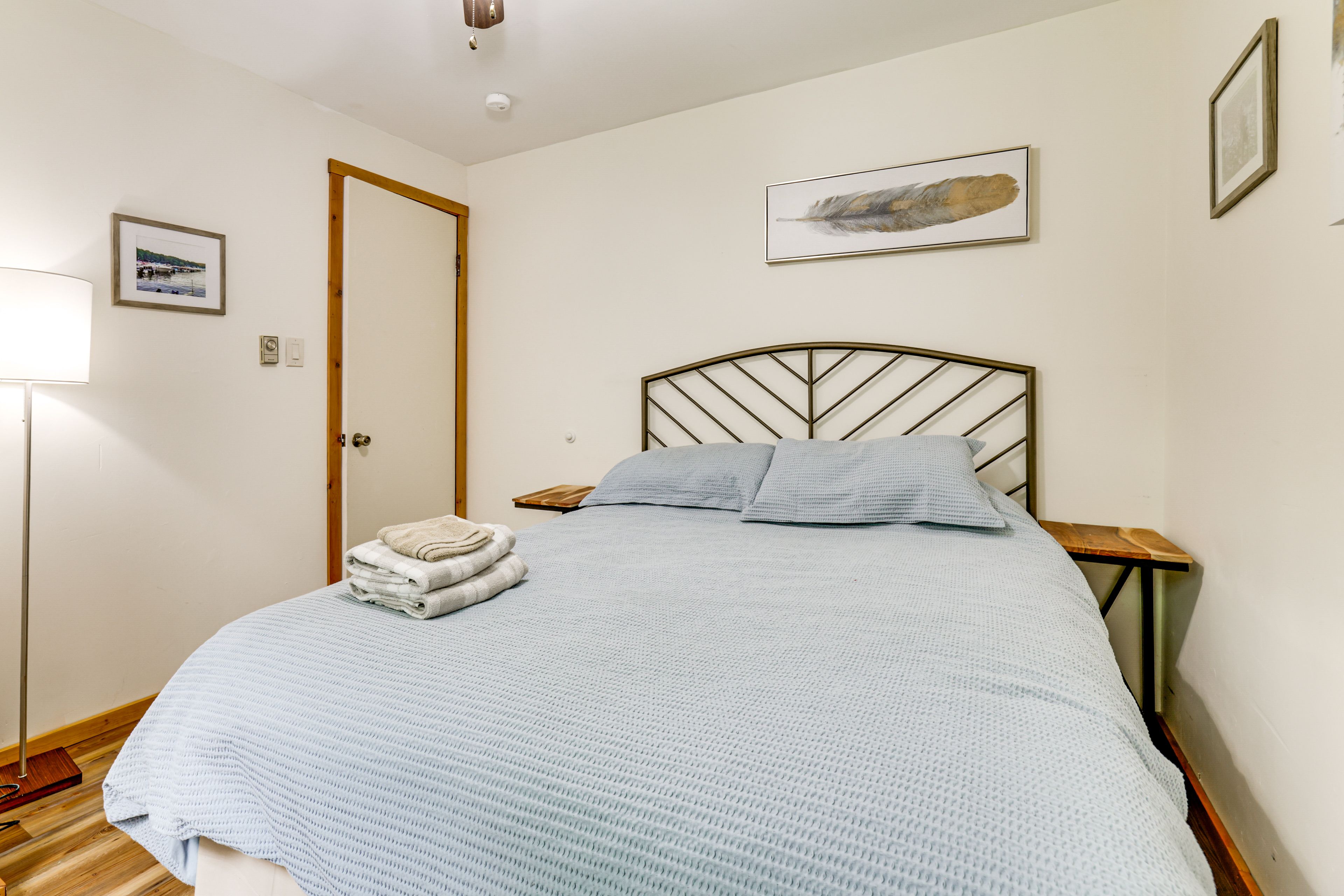 Bedroom 3 | Queen Bed