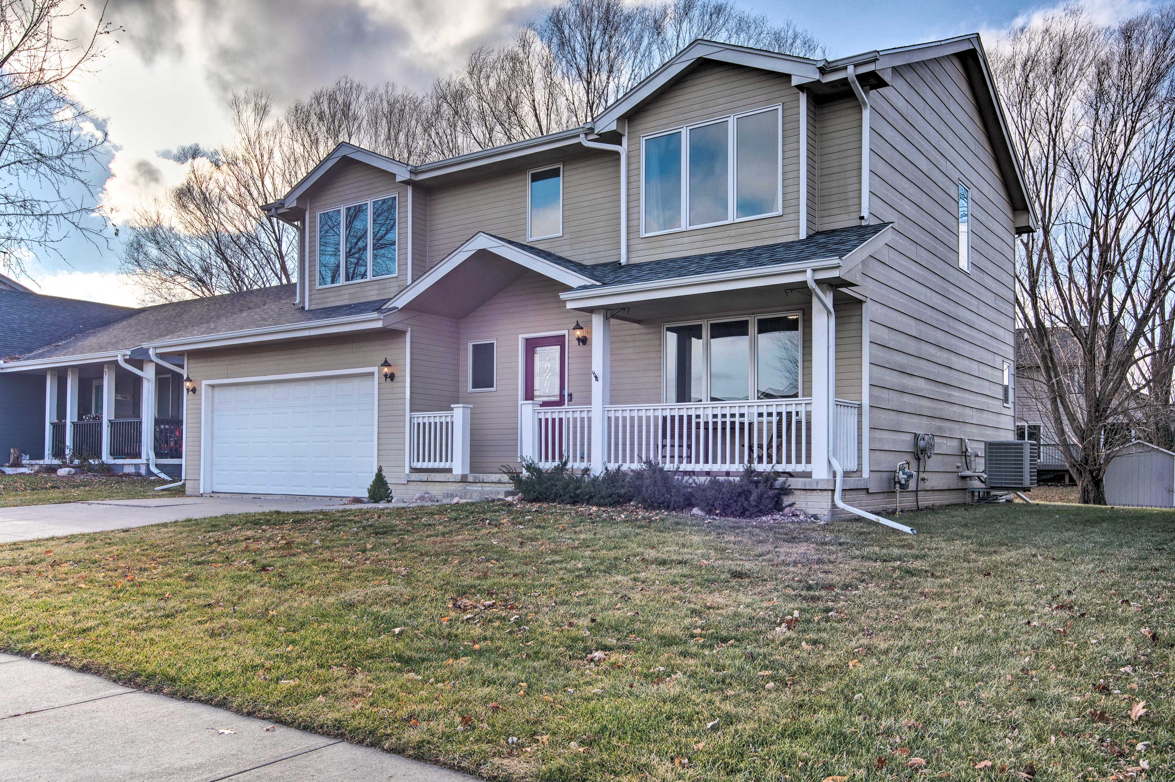 Altoona Vacation Rental | 4BR | 3.5BA | 2,048 Sq Ft | Stairs Required to Access