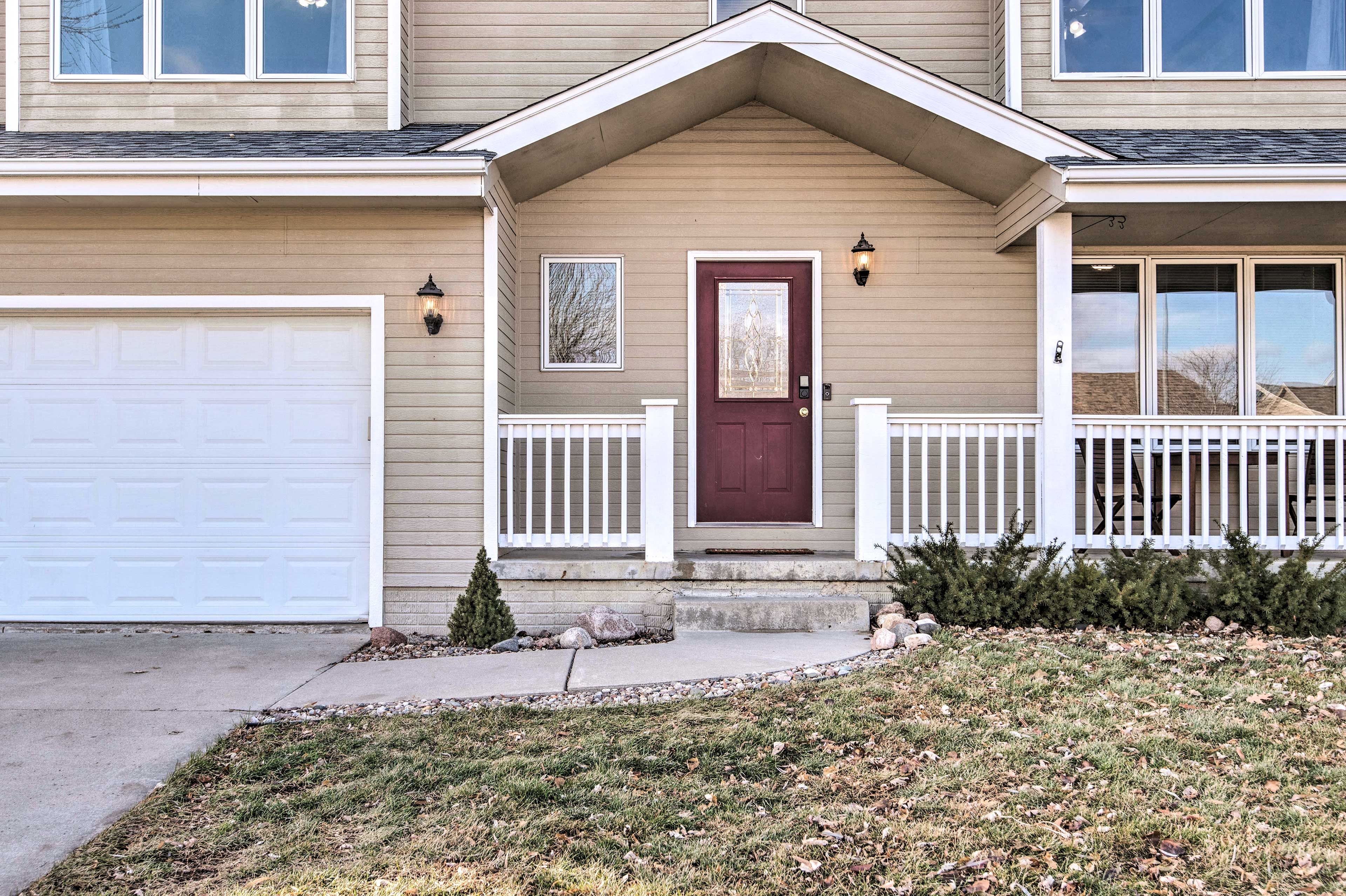 Home Exterior | Front Entrance