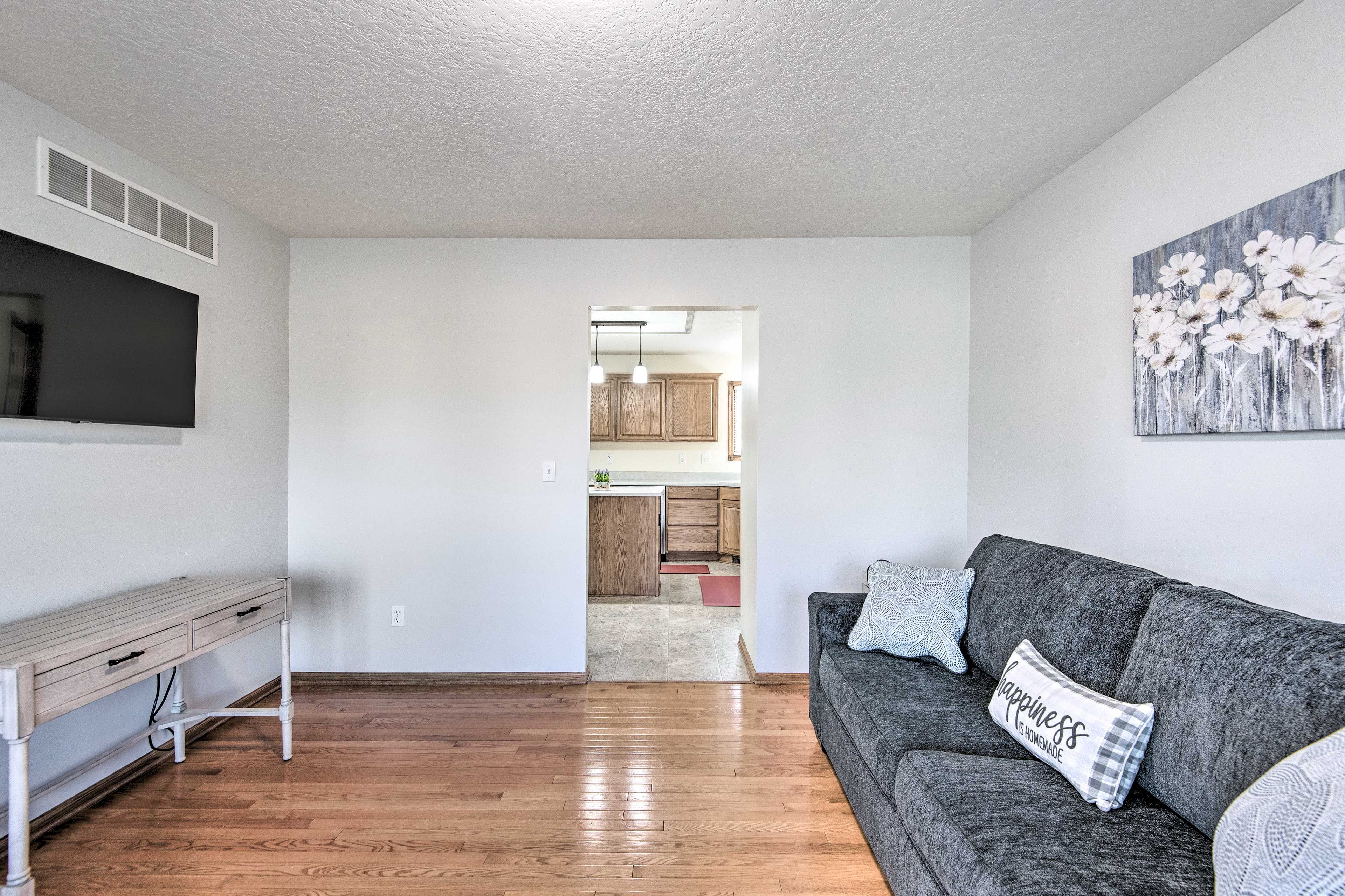 Bonus Room | Queen Sleeper Sofa | Smart TV