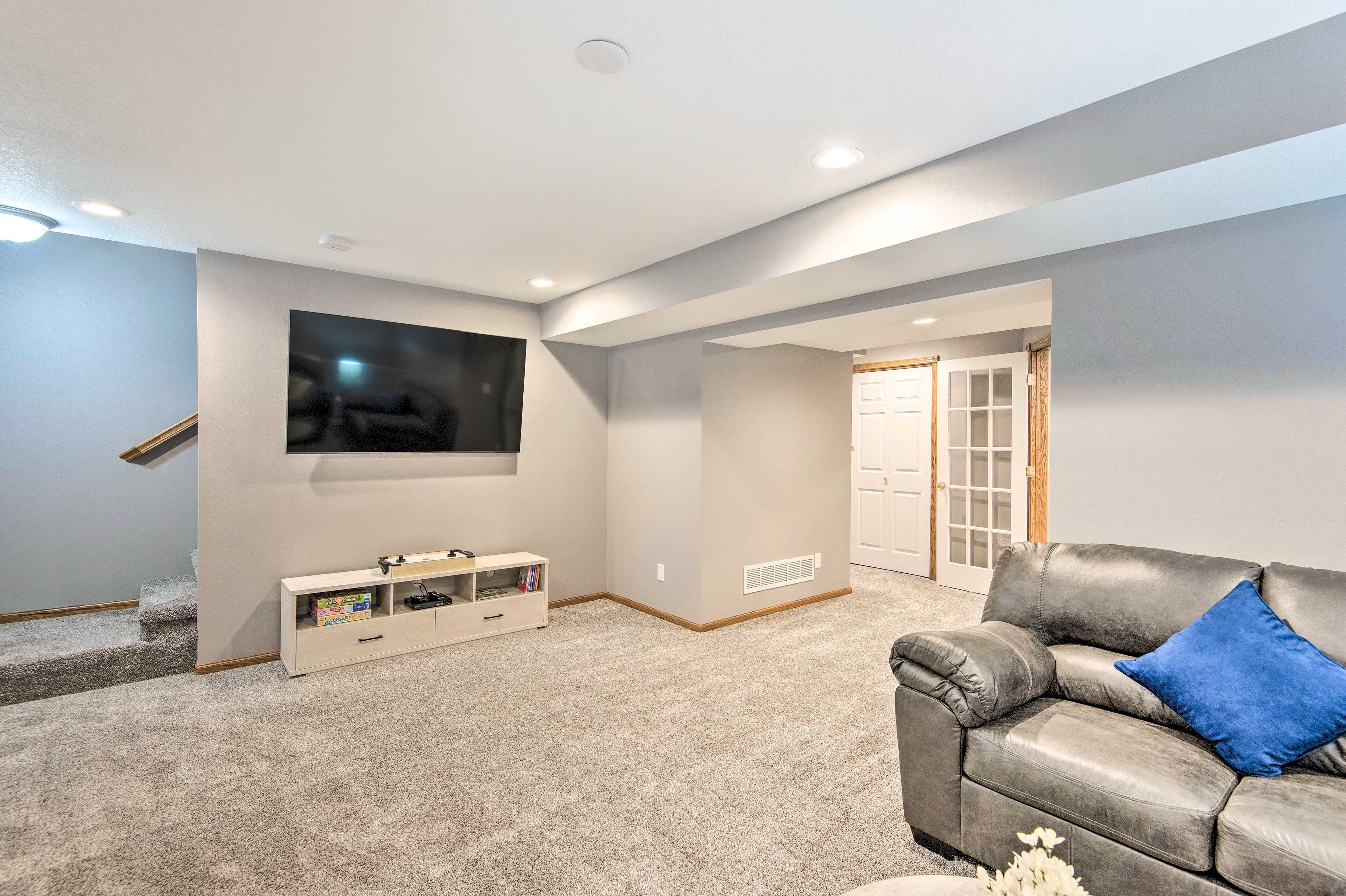 Lower Living Area | Smart TV | Board Games