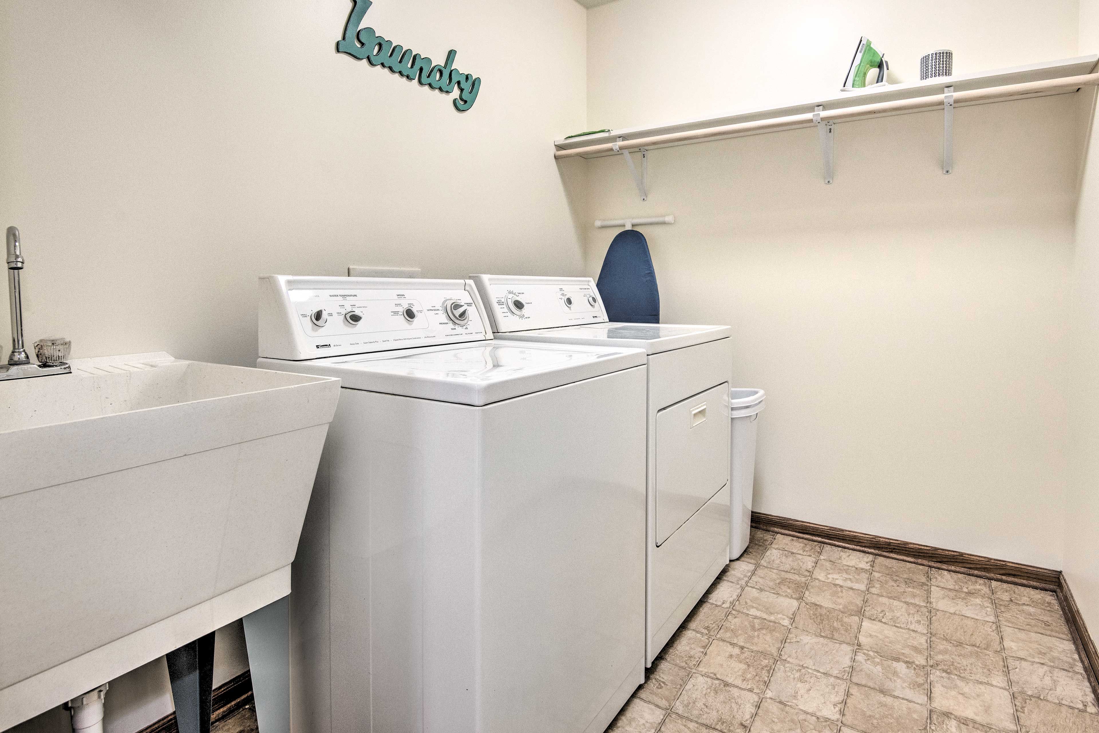 Laundry Room | Washer/Dryer | Iron/Board