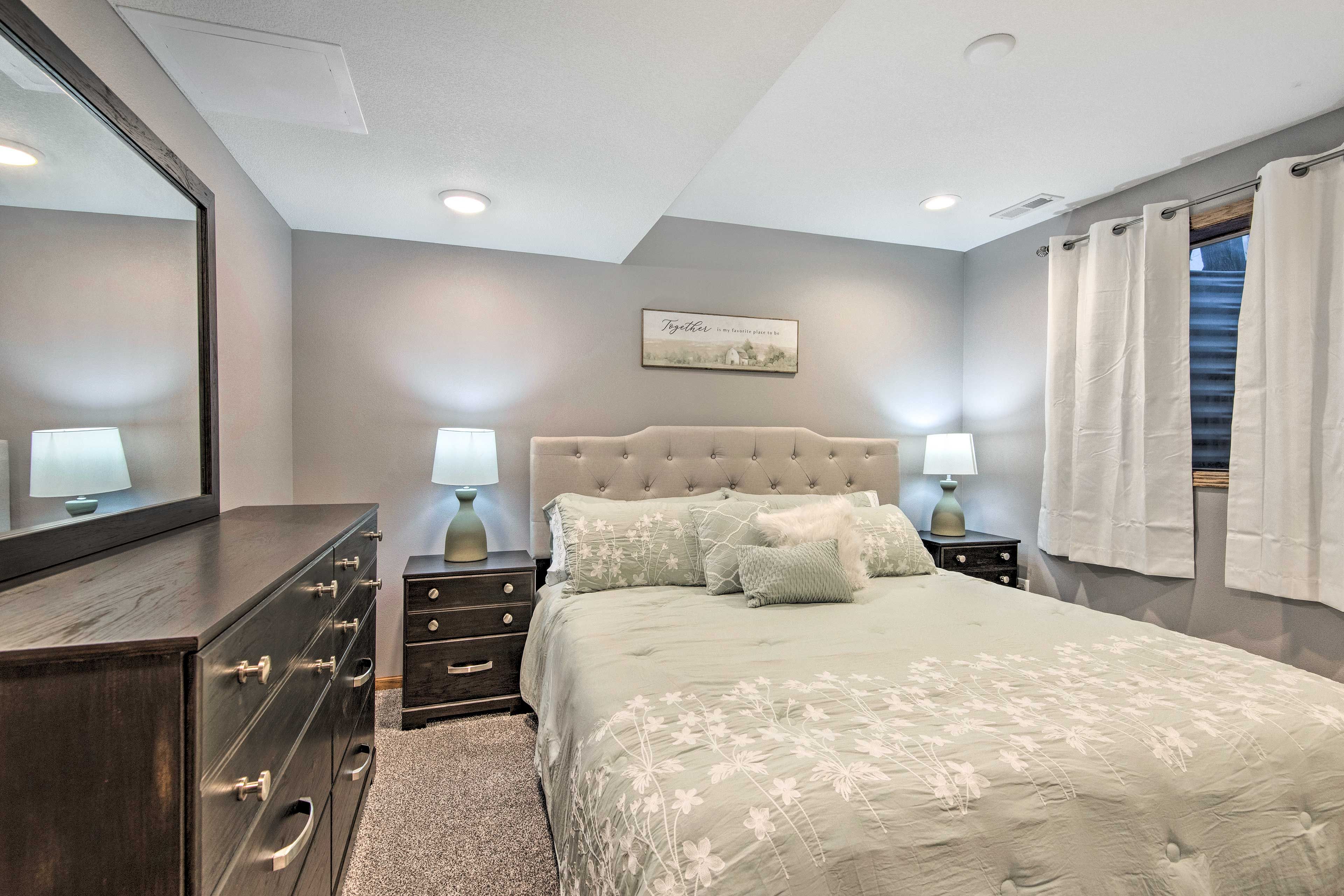 Bedroom 4 | King Bed