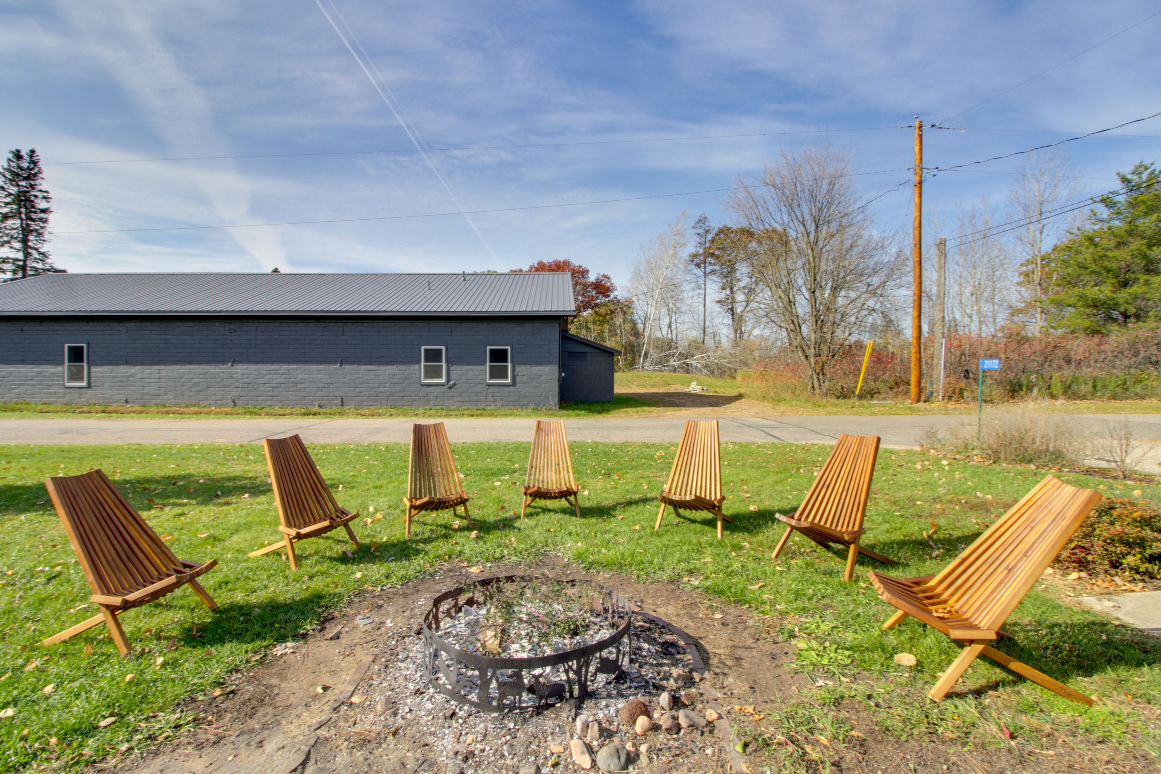 Fire Pit | Outdoor Seating