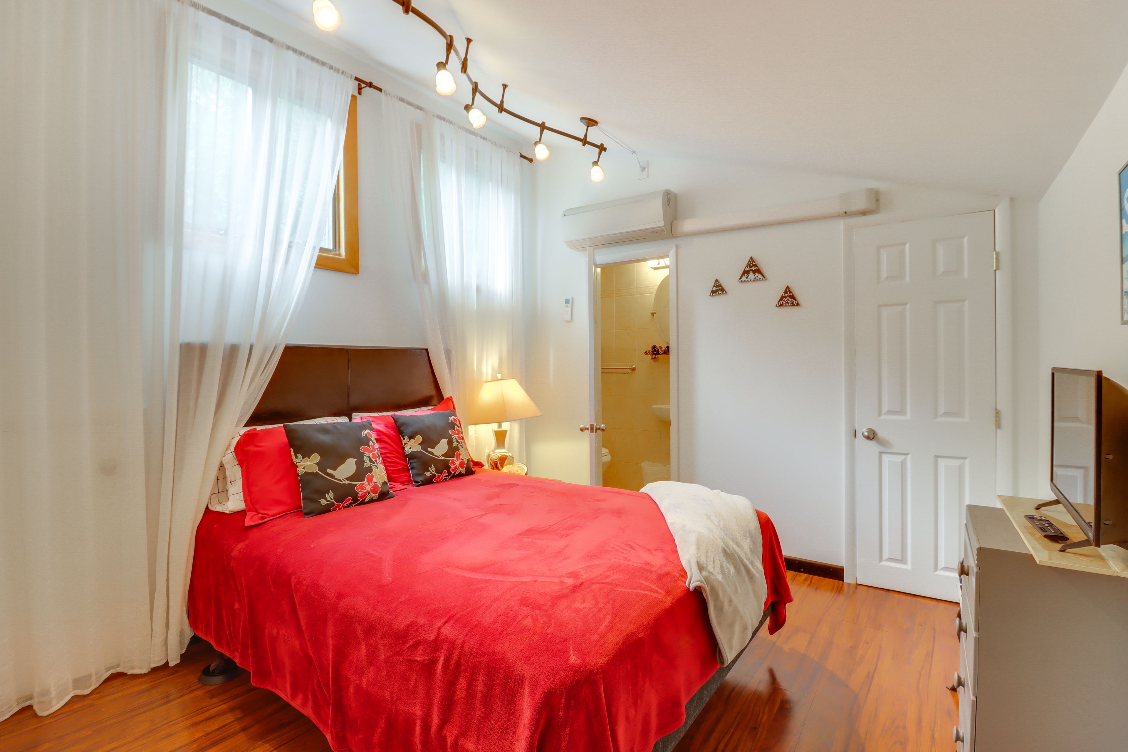 Bedroom 2 | Queen Bed | 3rd Floor | Linens Provided