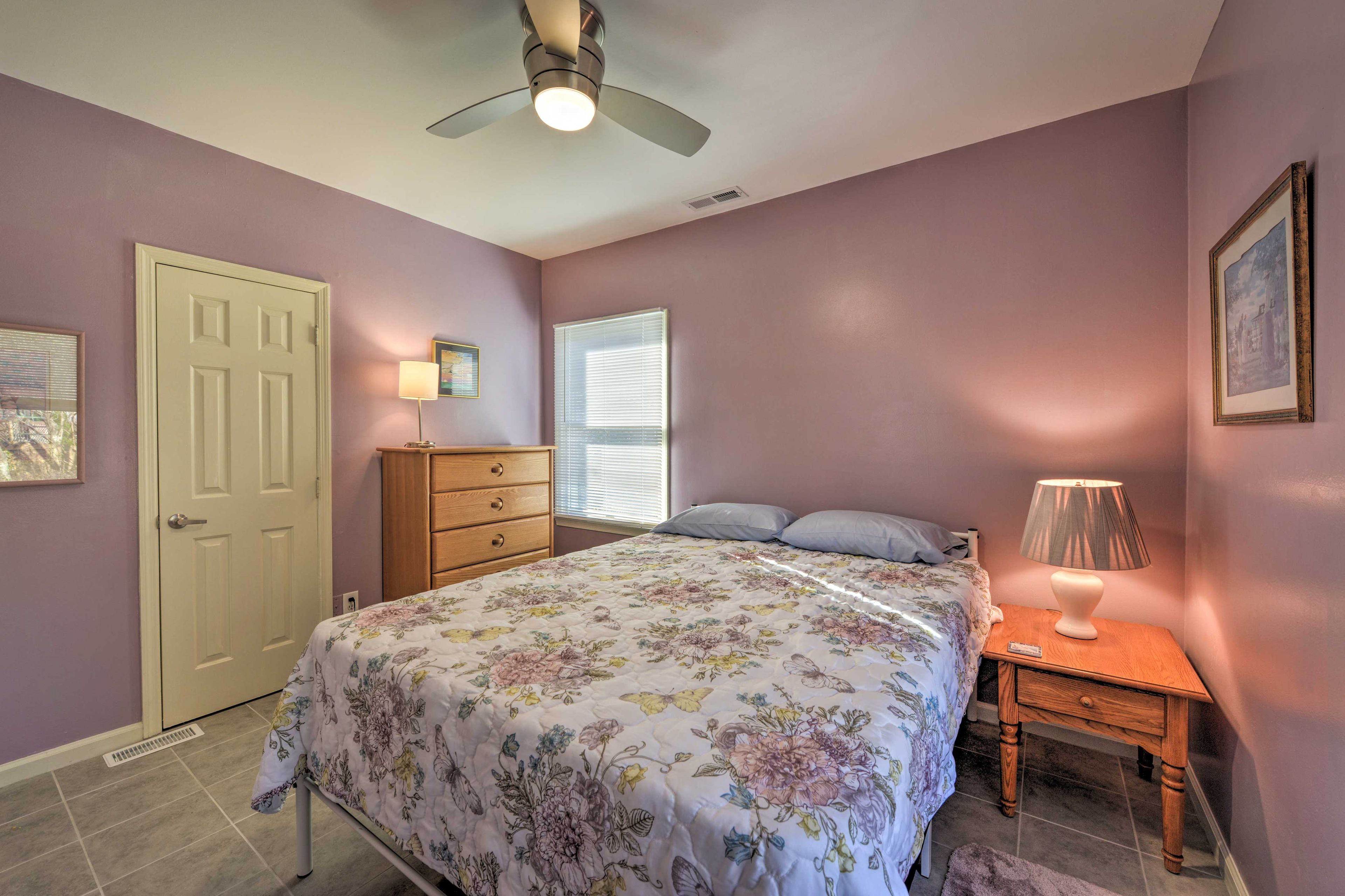 Bedroom 1 | Queen Bed | Linens Provided
