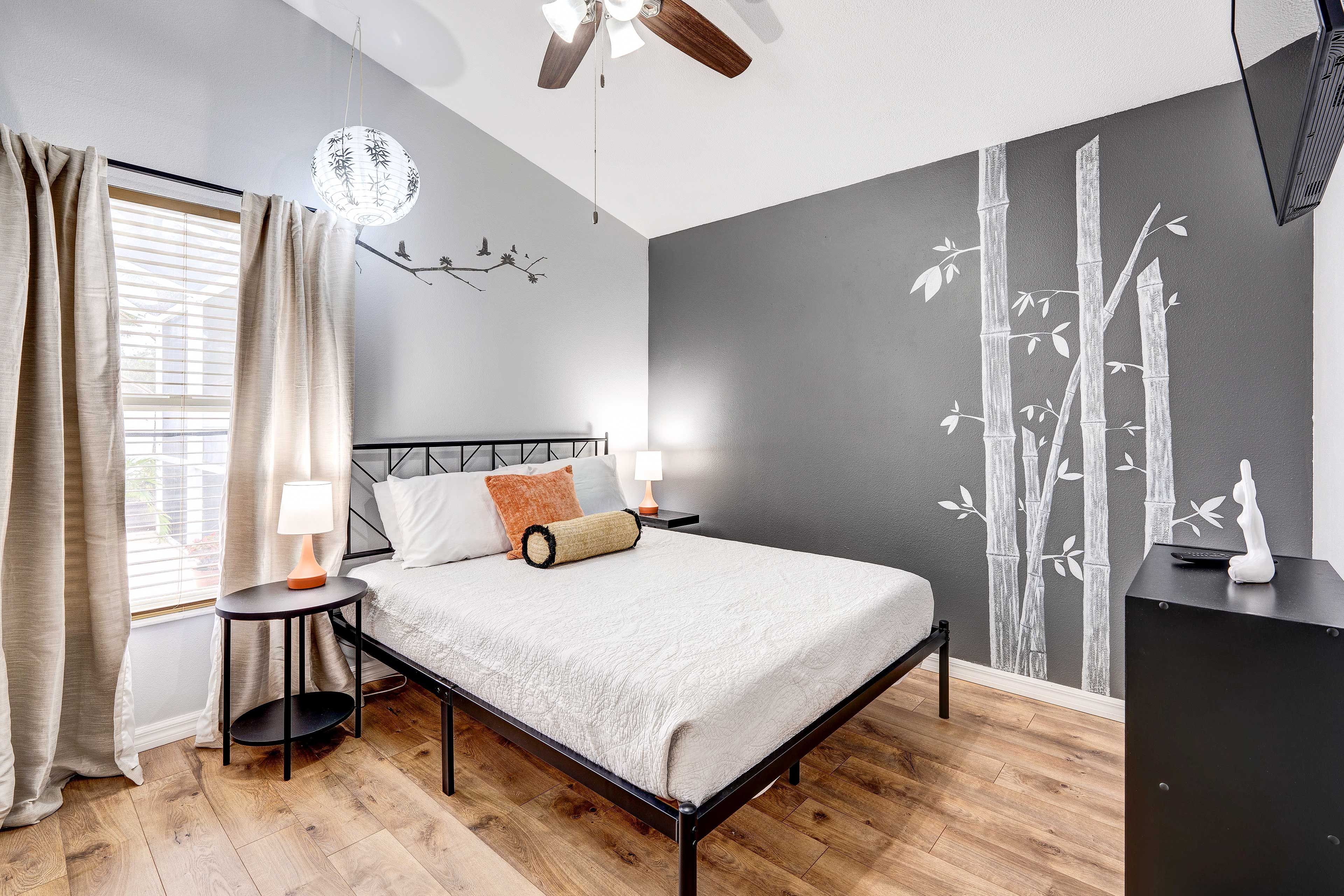 Bedroom 2 | Queen Bed